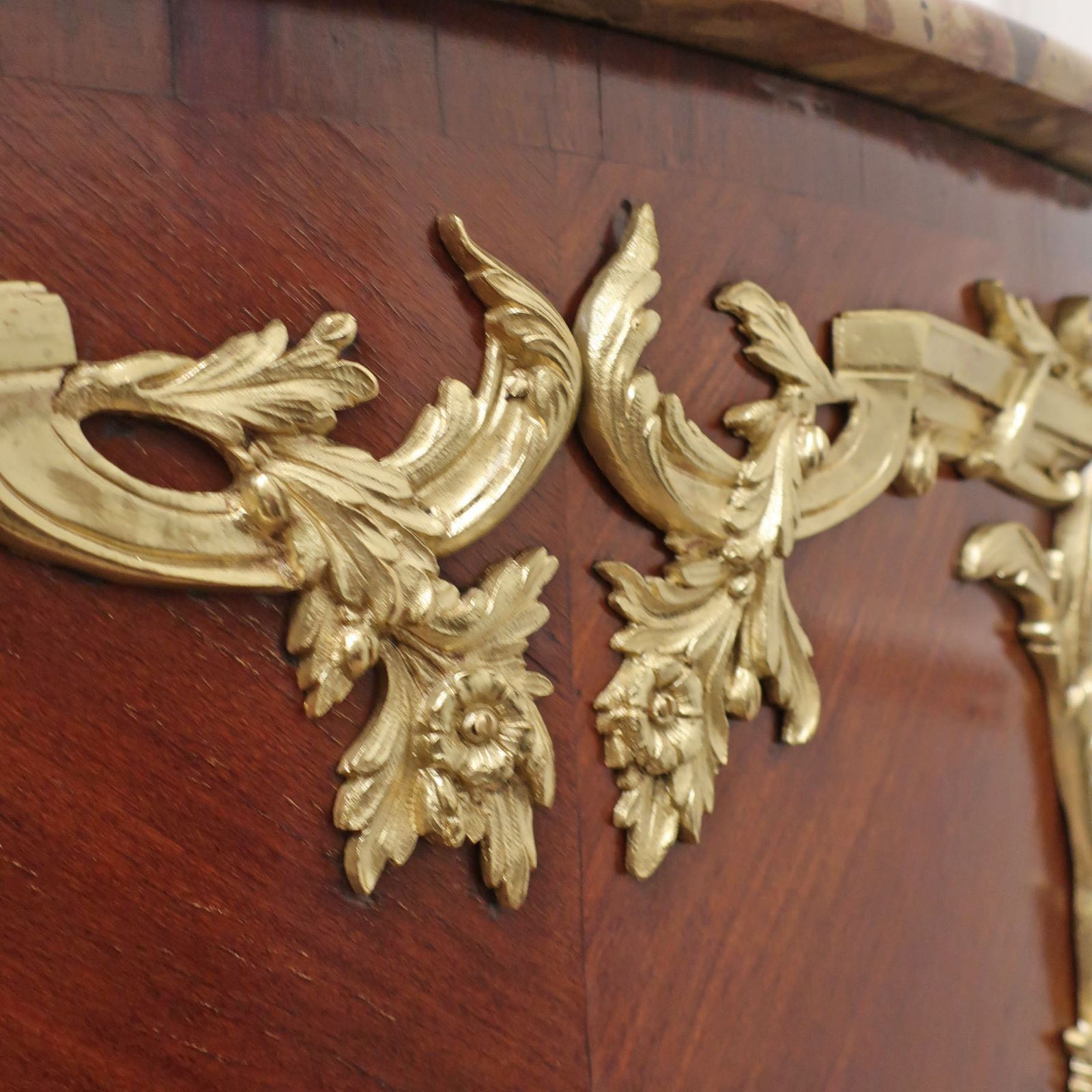 photo furniture French Louis XV Style Chest Of Drawers