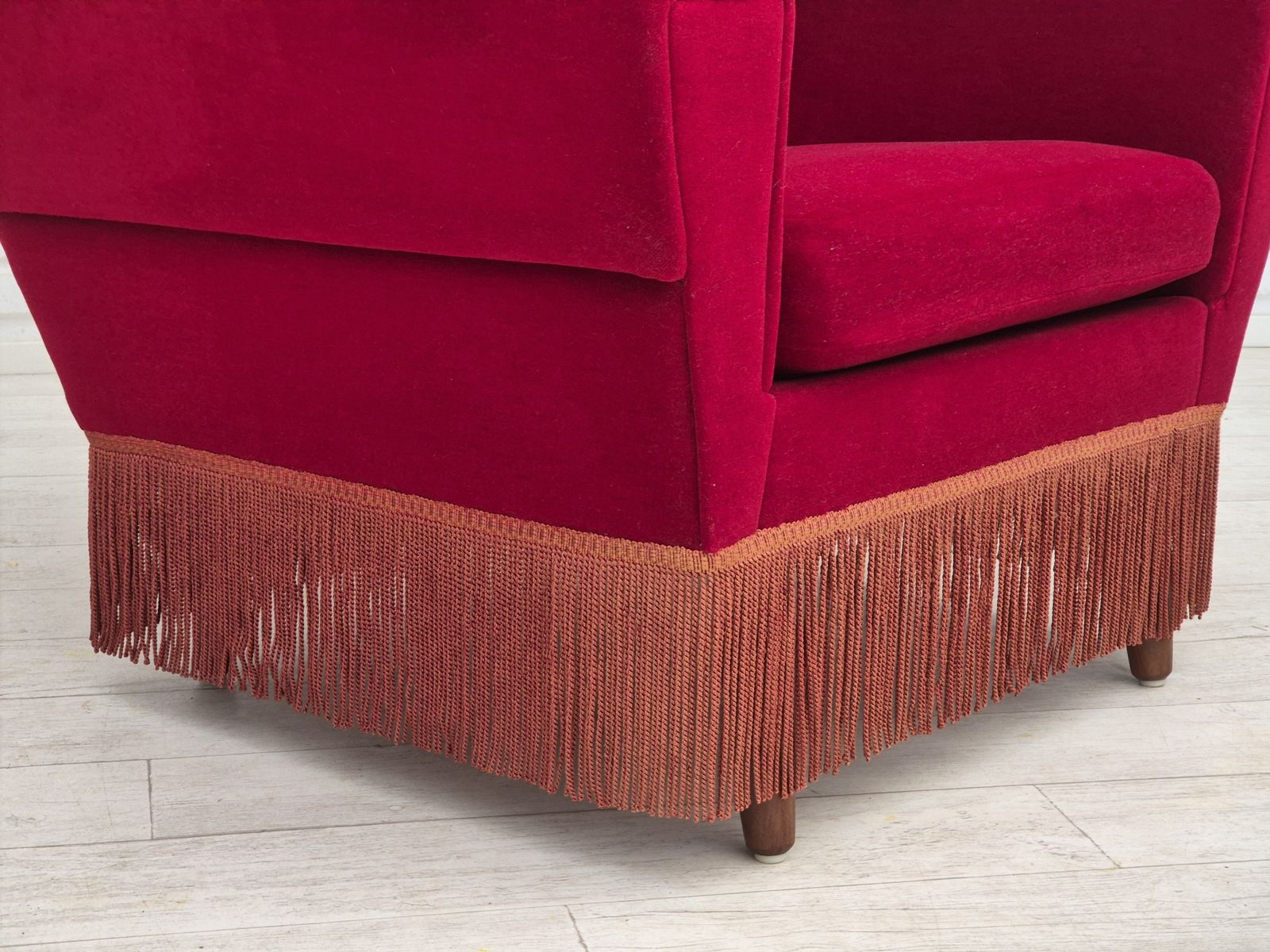 photo vinterior Jaren 1970, Deense Fauteuil Van Ryesberg Møbler, Velours Bekleding.