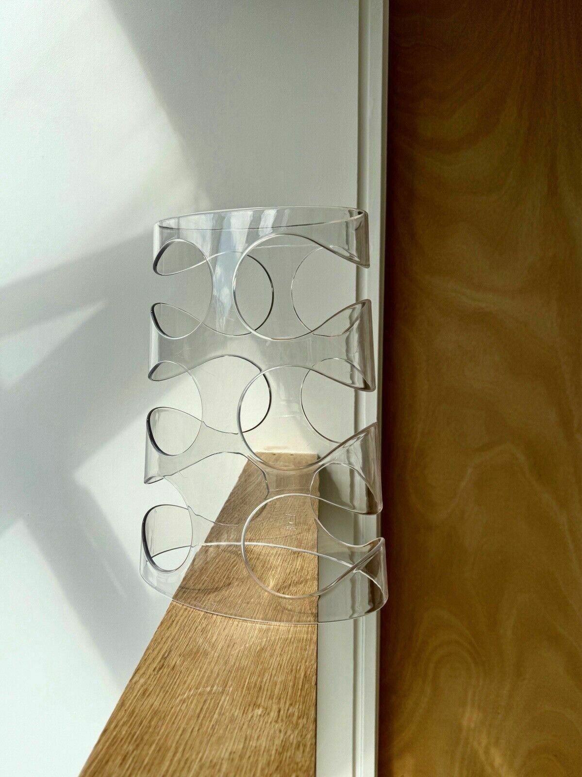 Circa 2009 Umbra By Ran Lerner Clear Acrylic "The Grapevine" 6 Bottle Wine Rack photo for sale