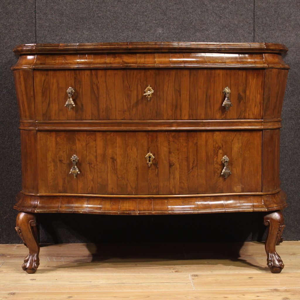 Elegant Venetian Dresser From The First Half Of The 20th Century photo vinterior
