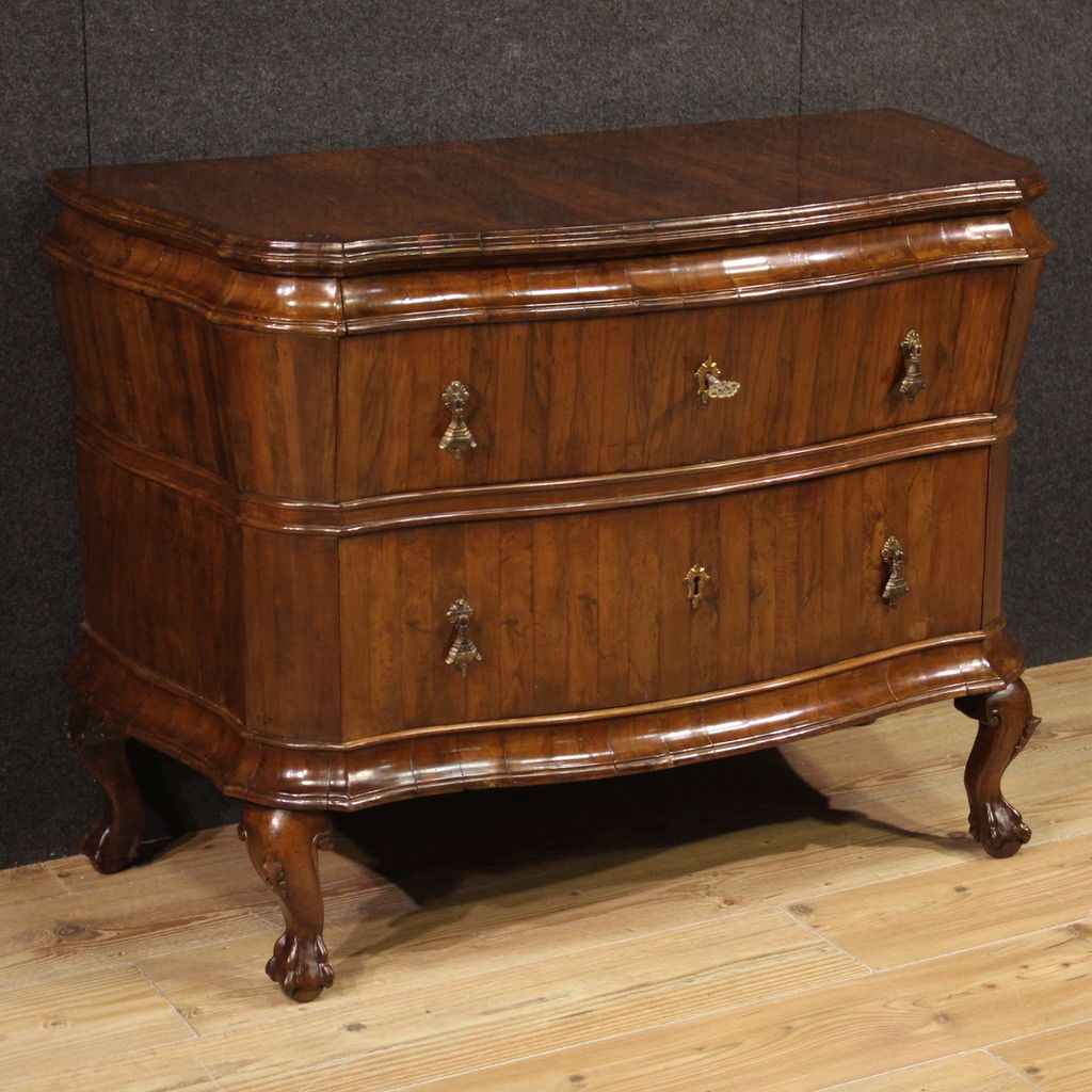 Elegant Venetian Dresser From The First Half Of The 20th Century