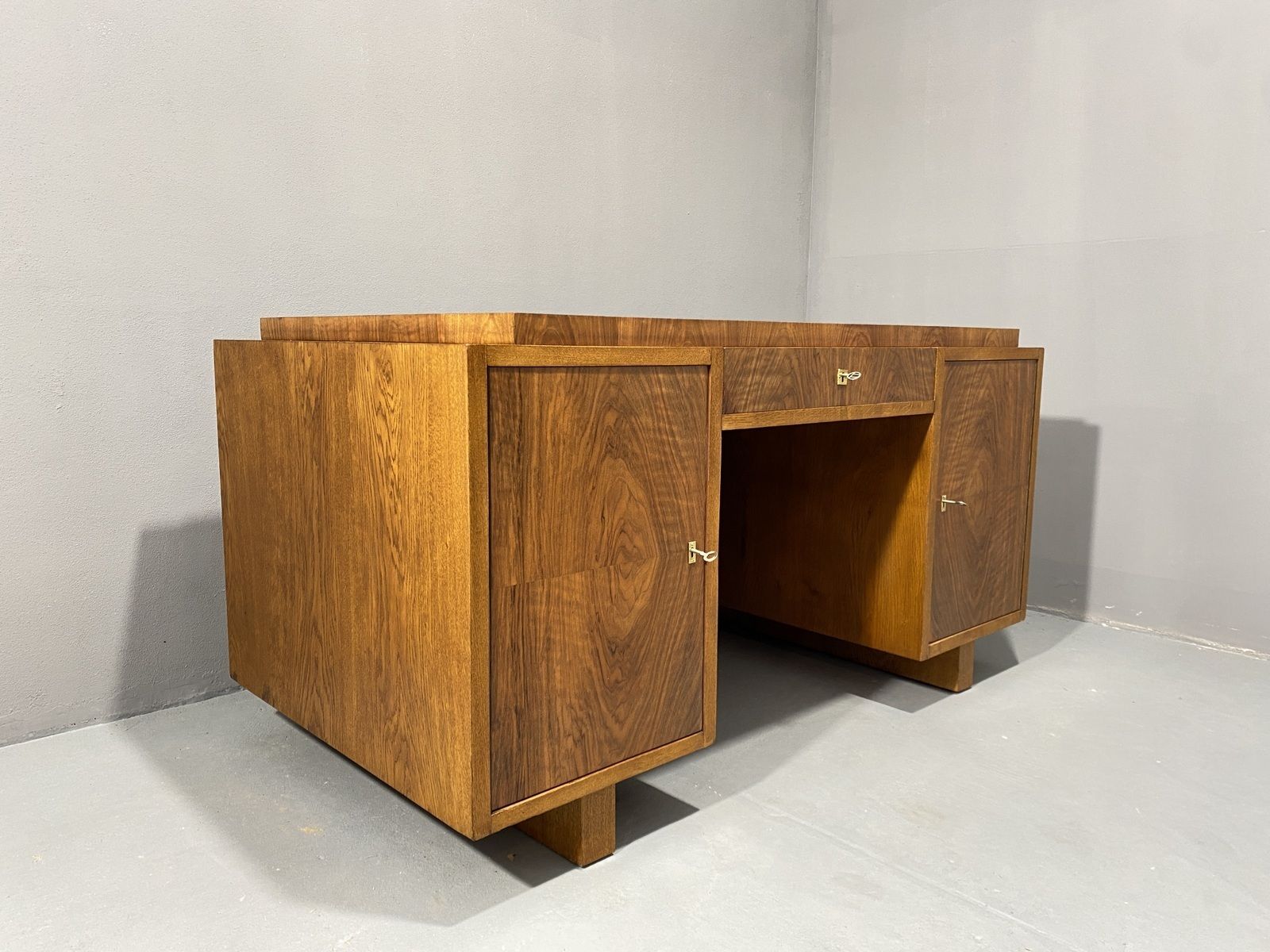 Fully Renovated Art Deco Writing Desk, 1930´S, Central Europe photo Furniture
