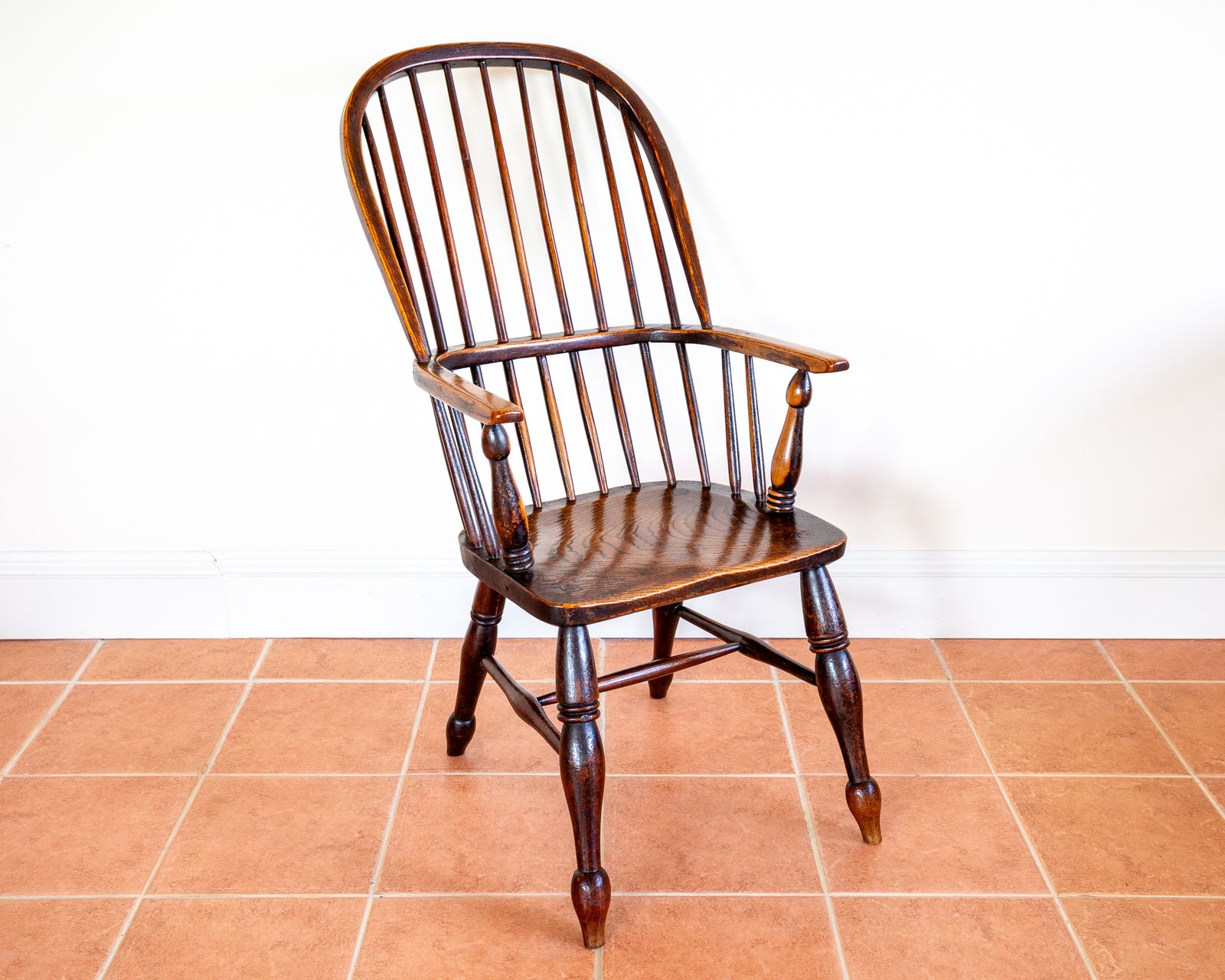 photo vintage Antique Windsor Chair 1840 Large High Back Hoop Back Stick Back Windsor Armchair Country House Early V.Ictorian 19th Centu Farmhouse R.Ustic Craftsman