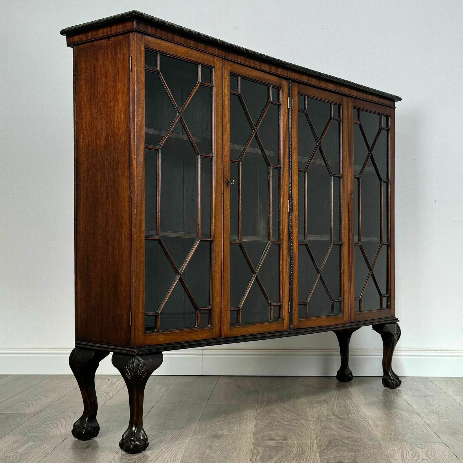 photo furniture Antique 20th Century Display Cabinet In Mahogany