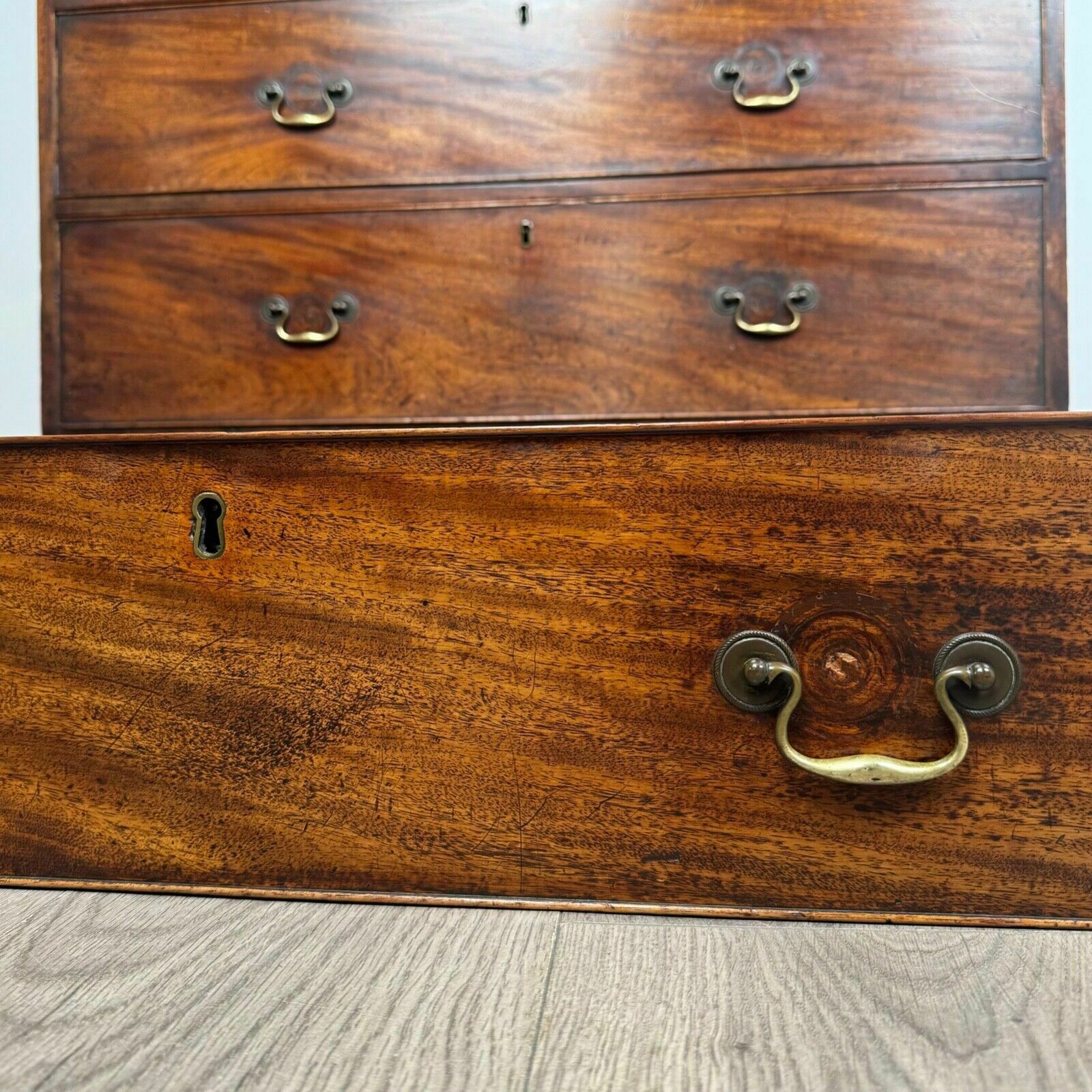 Furniture Antique 18th Century Chest On Chest In Mahogany photo