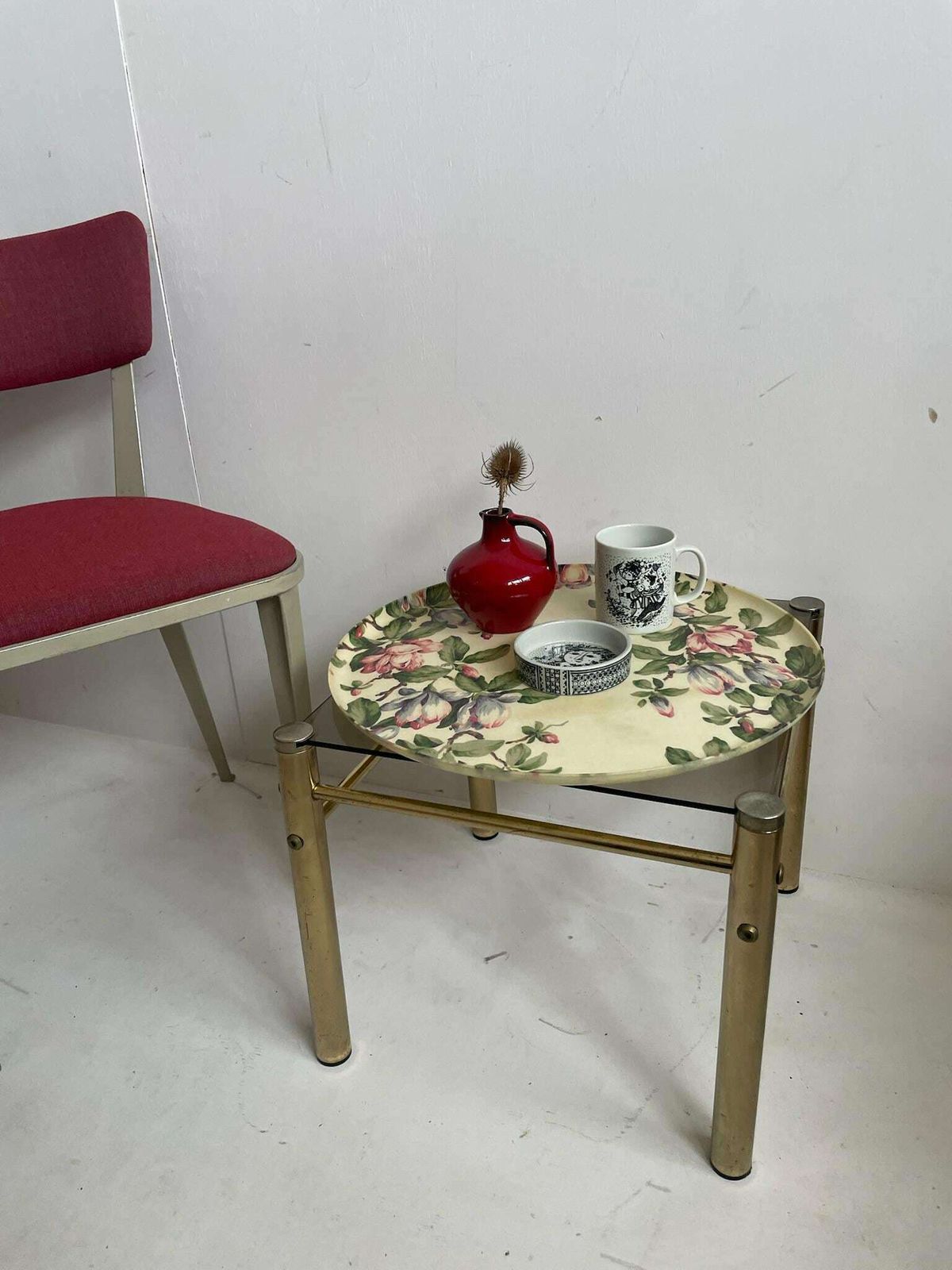 photo for sale Large Round Fibreglass Kitsch Pink And Green Floral Tray From The 1960s Or 70s