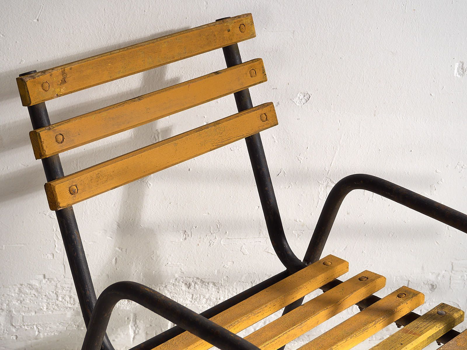 photo furniture Yellow Antique Iron Garden Chairs (C.1920).Set Of 4 Pieces #39