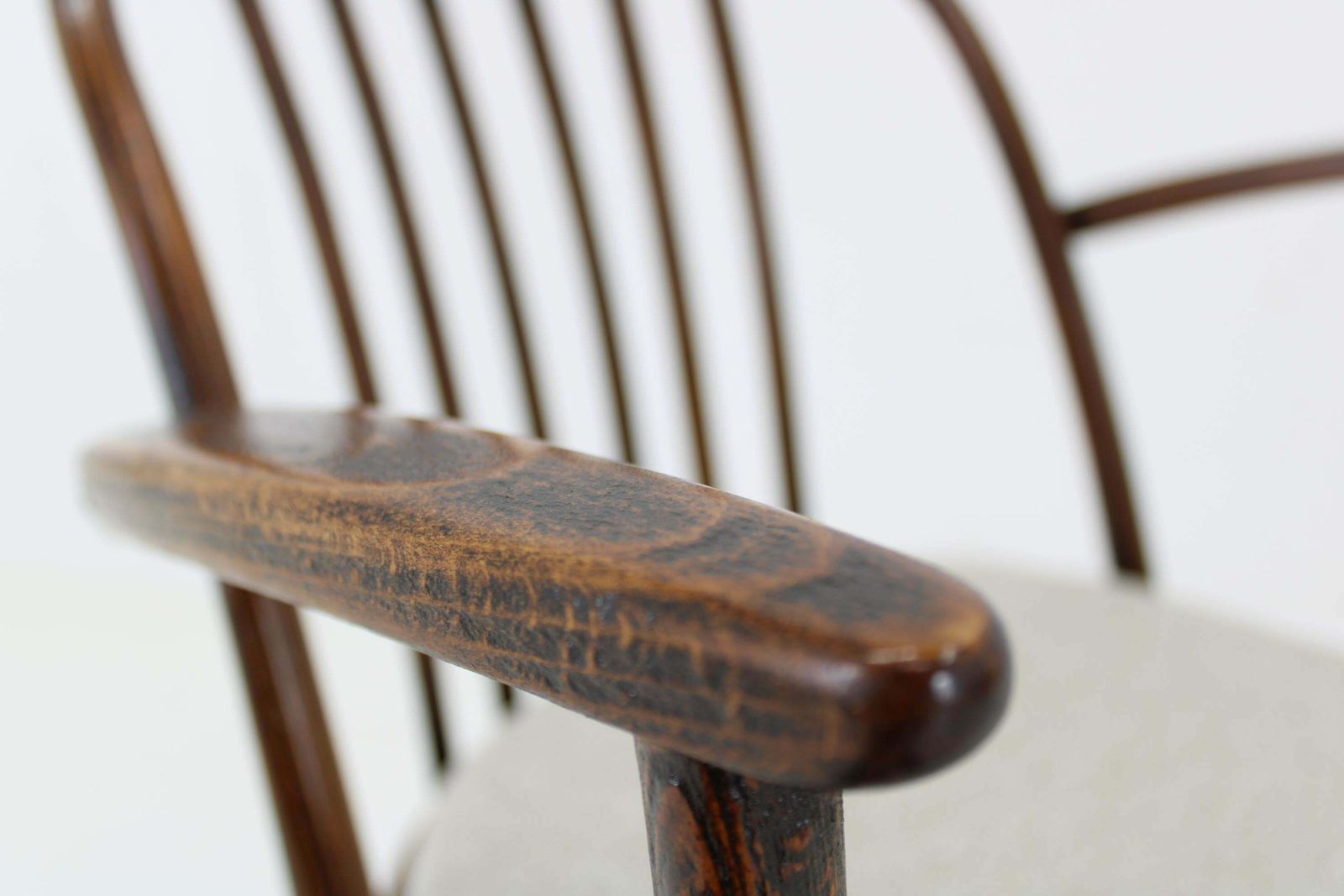 photo vinterior 1960s Antonin Suman Set Of Six Beech Dining Chairs, Restored