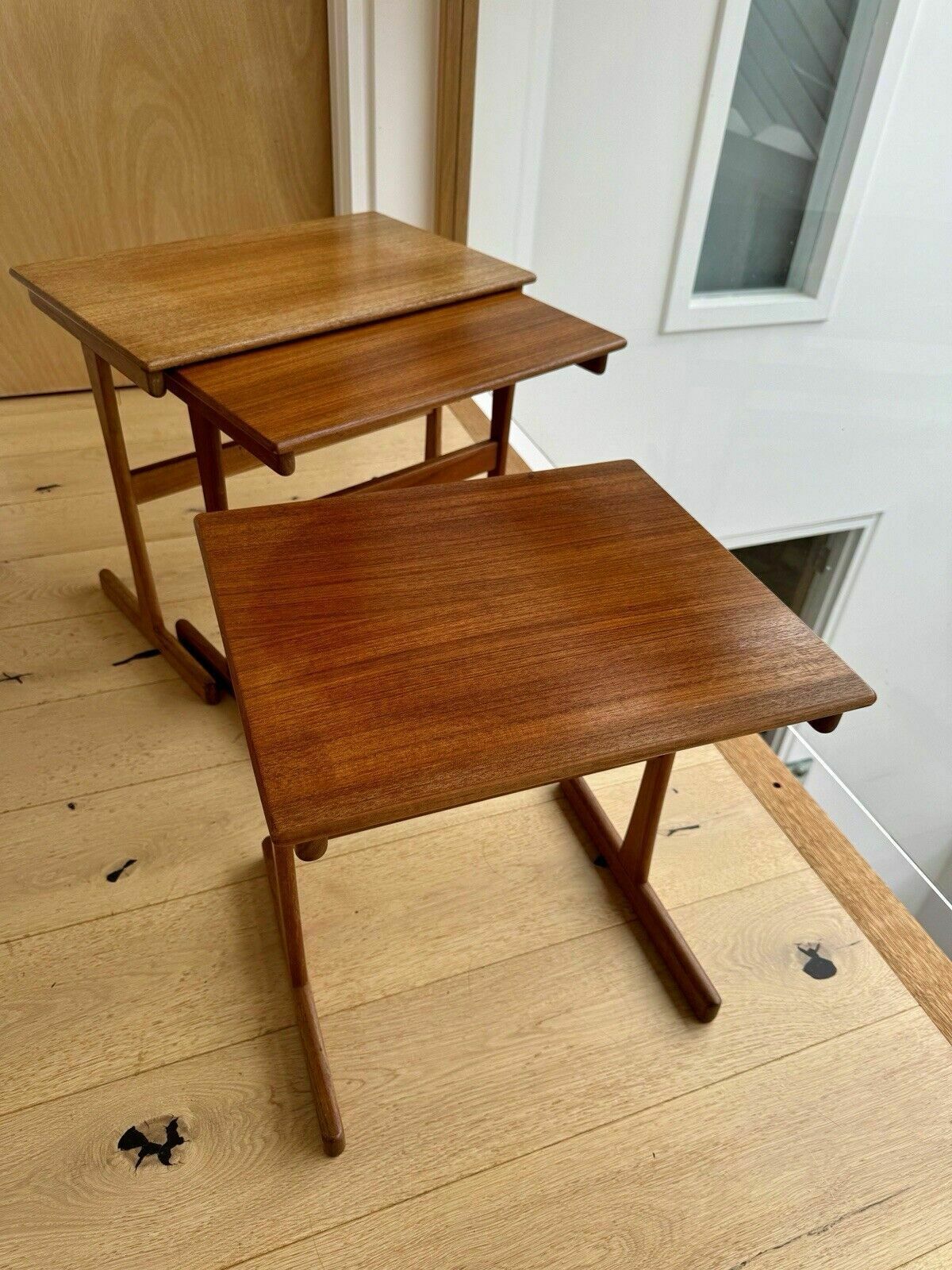 photo vinterior Mid Century Nest Of Three Teak Tables Kai Kristiansen For Vildbjerg Mobelfabrik
