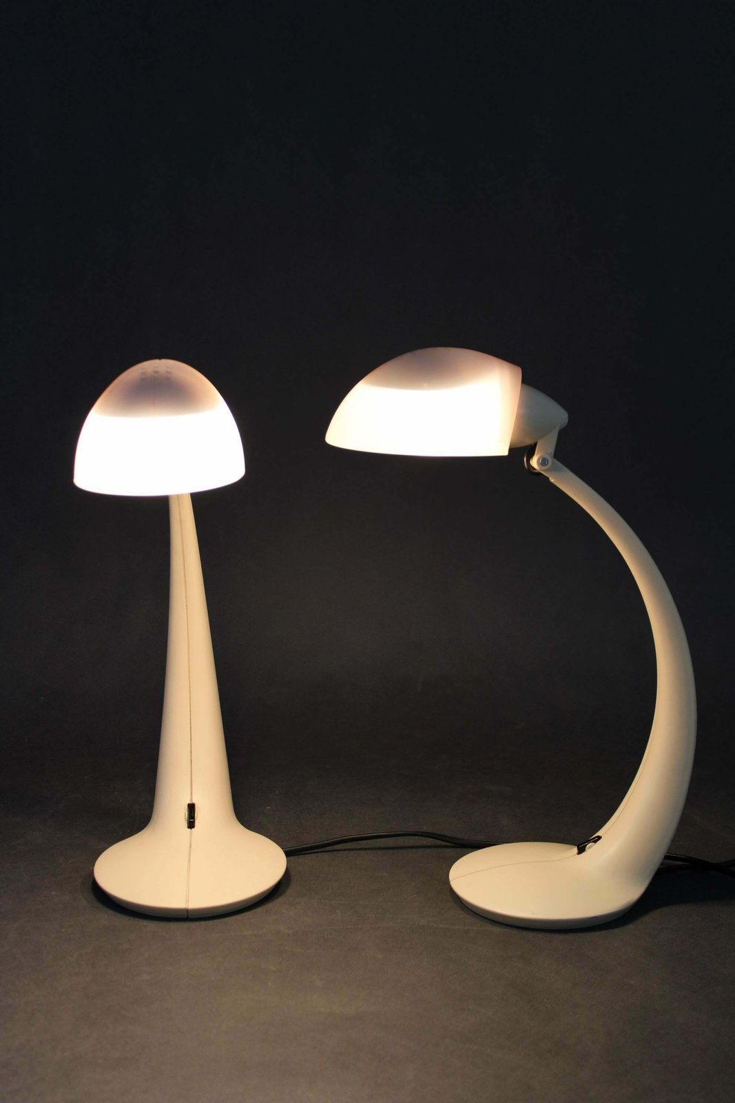 photo vinterior 1970s Pair Of Veneta Lumi Table Lamps  Model Virgola, Italy