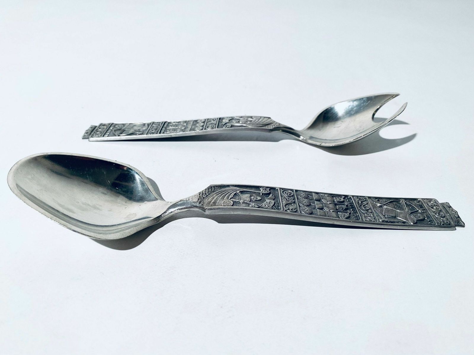 Viking Motif Silver Salad Servers Heilag Olav Norway / Konge Tinn Pewter / Vintage 1970s Design photo 63.0