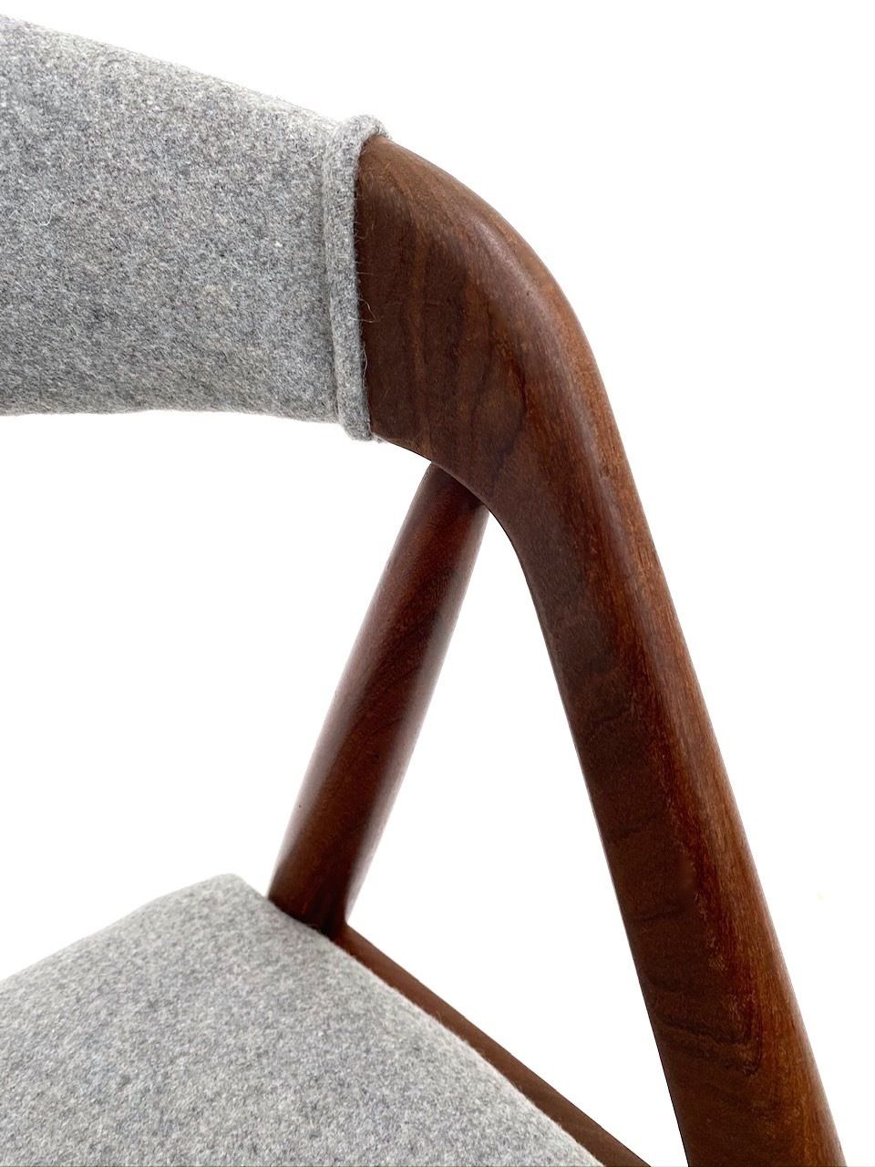 photo vintage Danish Kai Kristiansen Model 31 Set Of 4 Teak And Grey Wool Dining Chairs Mid Century 1960s