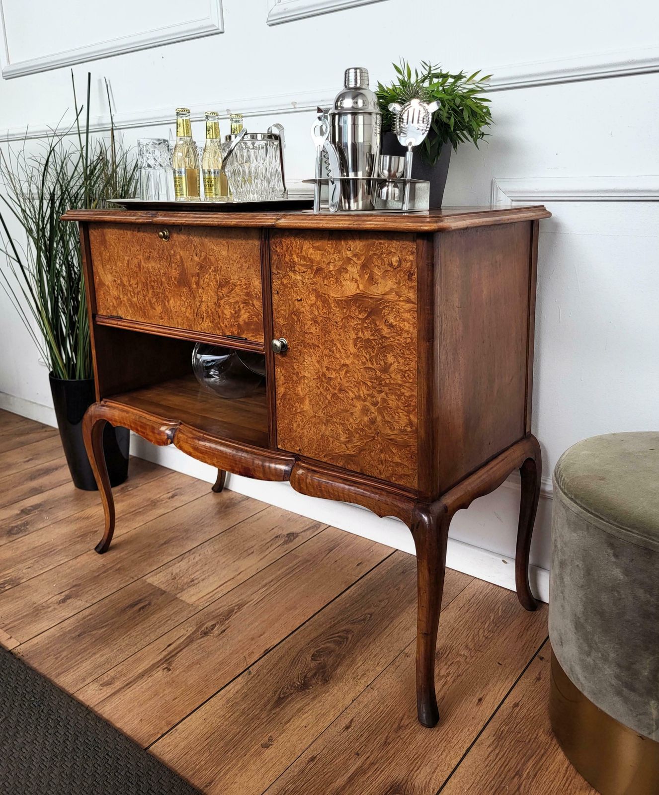 1960s Italian Mid Century Modern Wood And Brass Dry Bar Drinks Cabinet photo vinterior
