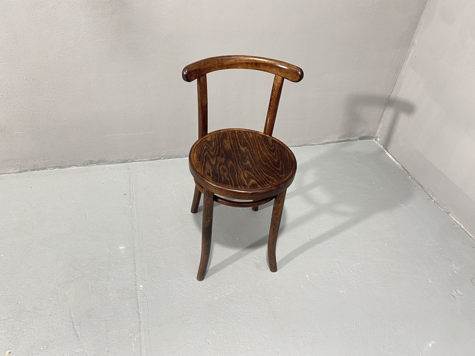 Fully Renovated Chair Thonet Mundus, Czechoslovakia, 1920´S photo furniture
