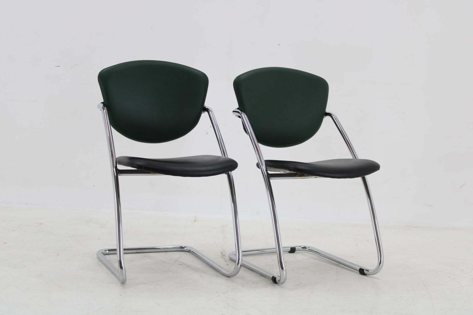 1980s Pair Of Italian Chairs photo furniture