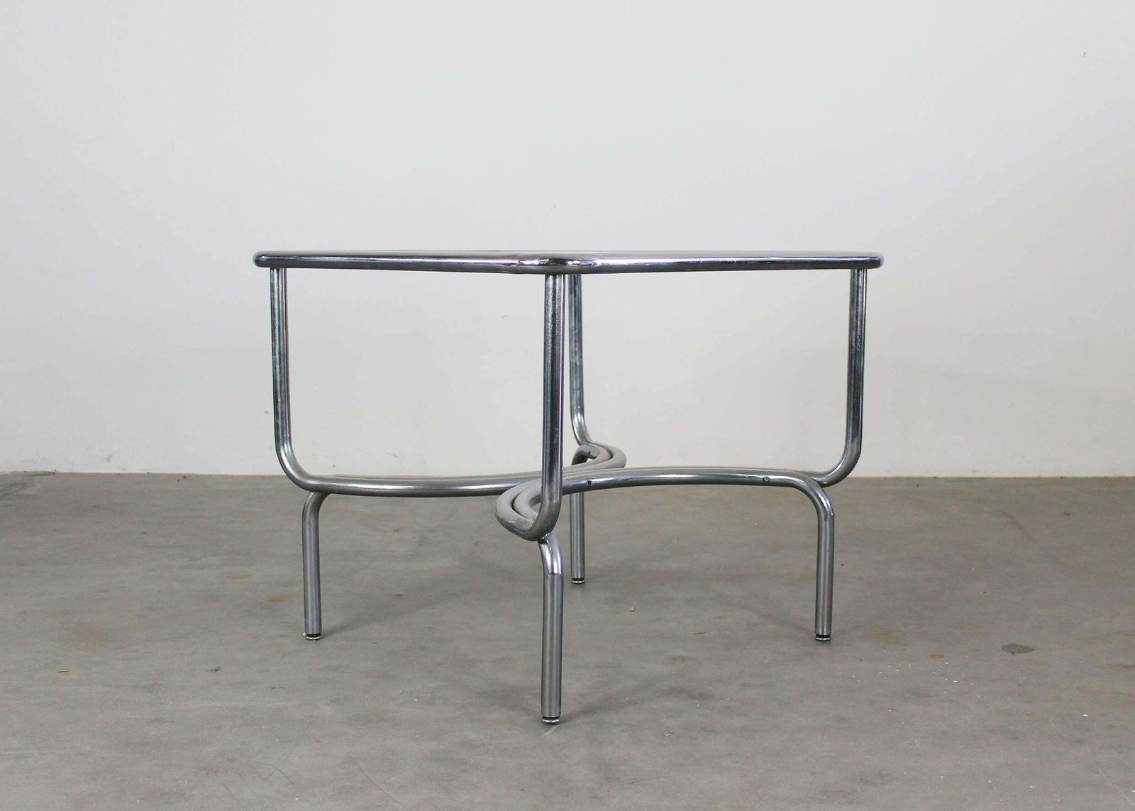 10024.0 Gae Aulenti Locus Solus Dining Room Set In Steel And Leather By Poltronova 1970s photo
