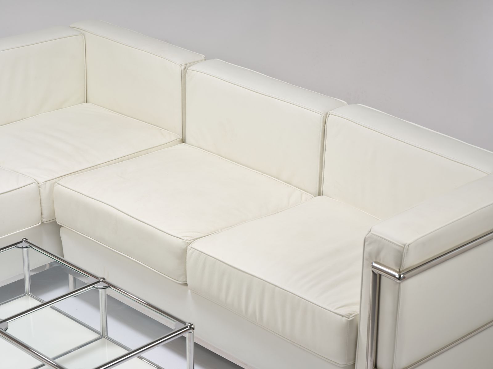 Beautiful White Leather & Chrome Tubular Steel ‘L’ Shaped Mcm Sofa In The Manner Of Le Corbusier, France Circa 2000 photo Furniture