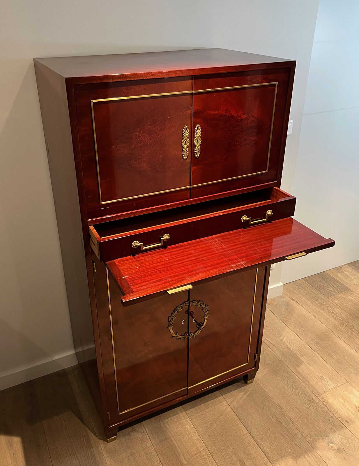 photo vintage Empire Style Secretary Cabinet In Flamed Mahogany In The Style Of Aldo Tura