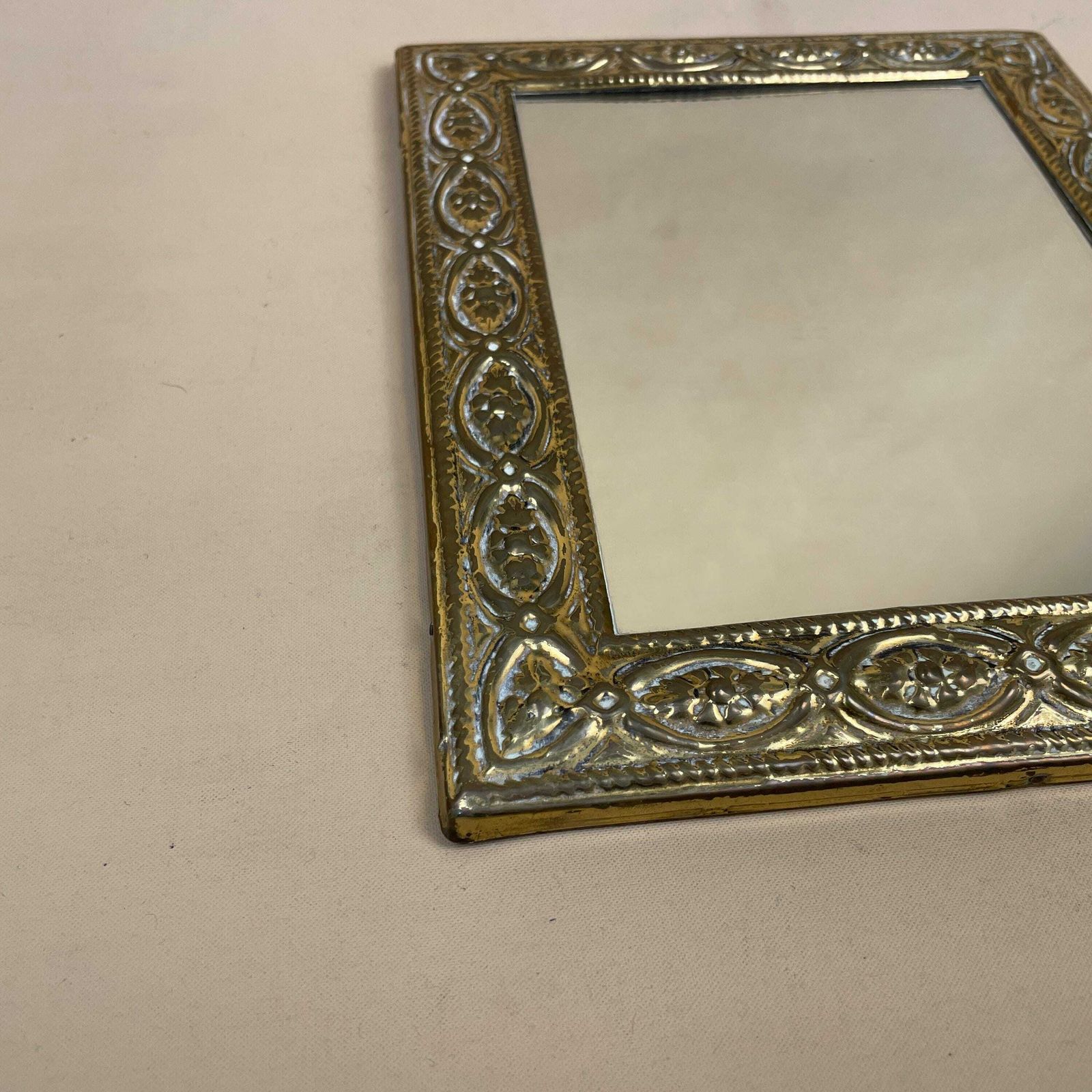 Vintage Gold Metal Wall Mirror Rectangle Portrait Patterned Frame Wall Hanging Small Wooden Back Antique photo Home Decor
