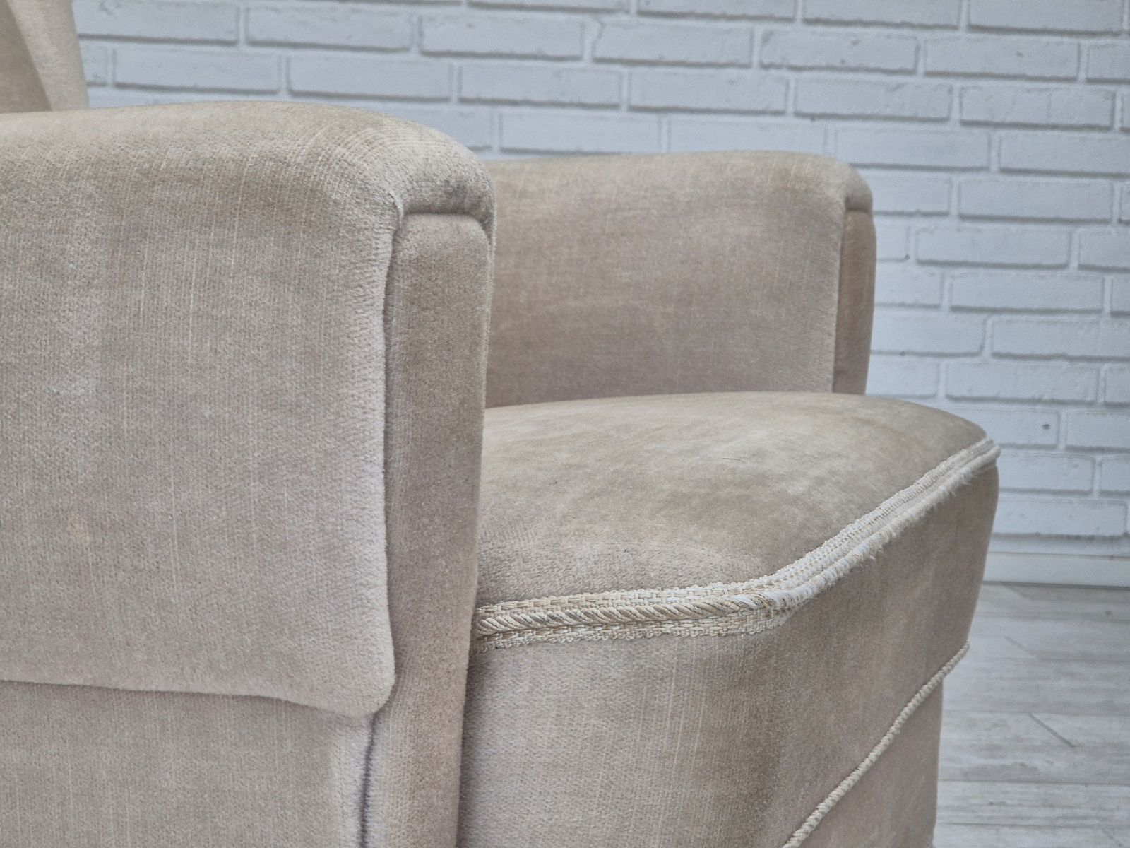 Meubels Deense Wingback Fauteuil, Jaren 1970, Goede Staat, Meubelvelours, Essenhout. photo
