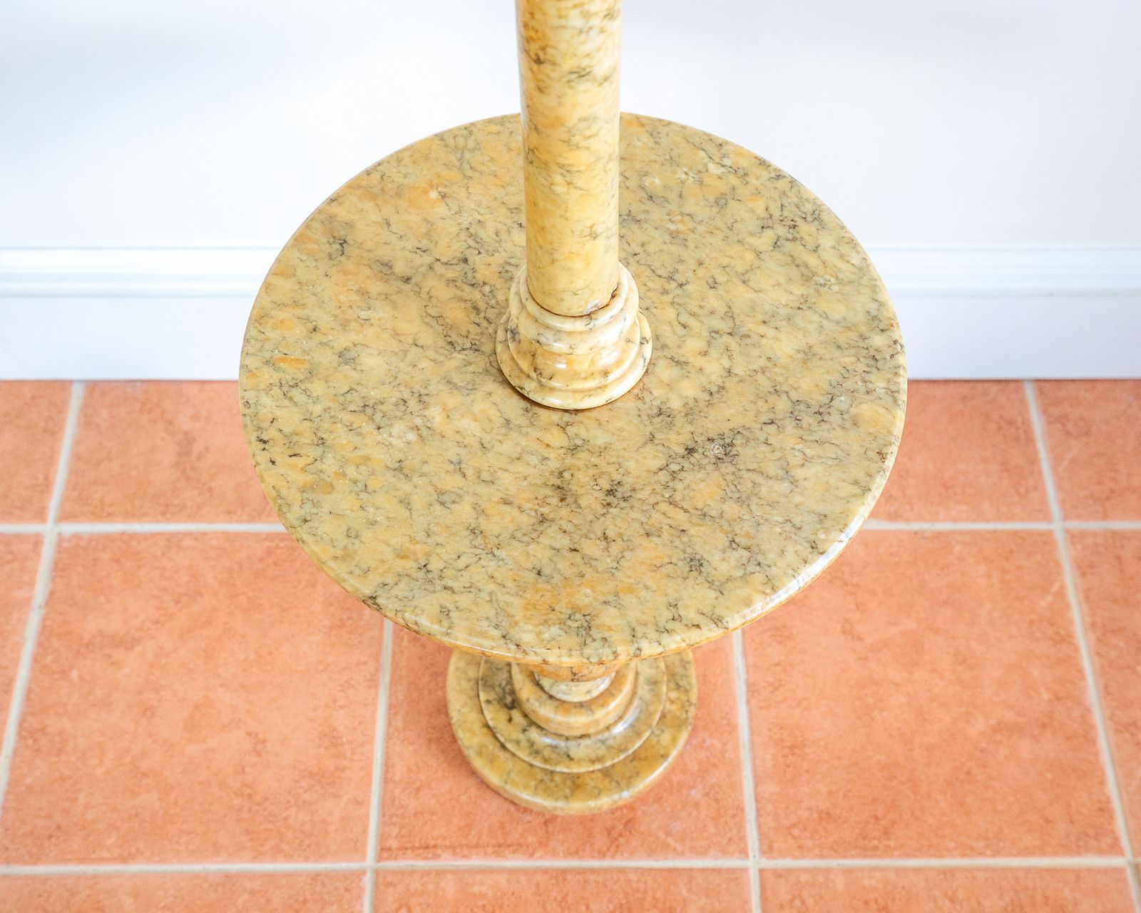 Italian Pedestal Alabaster Lamp With Shelf Mid Century Hollywood Regency 1950s N.Eoclassical M.Arble T.Able Mcm Lake Como Riviera Villa Style photo vinterior