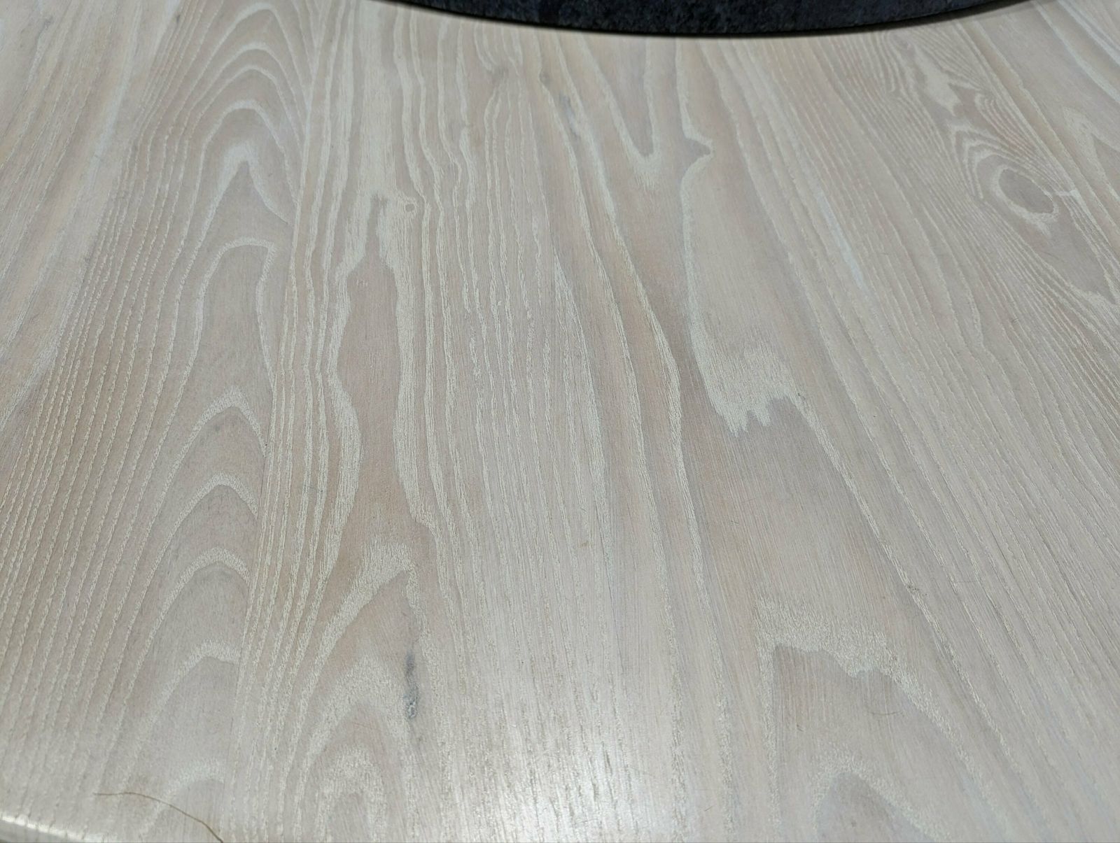 photo furniture Matteo Fogale Ash Marble Dining Table