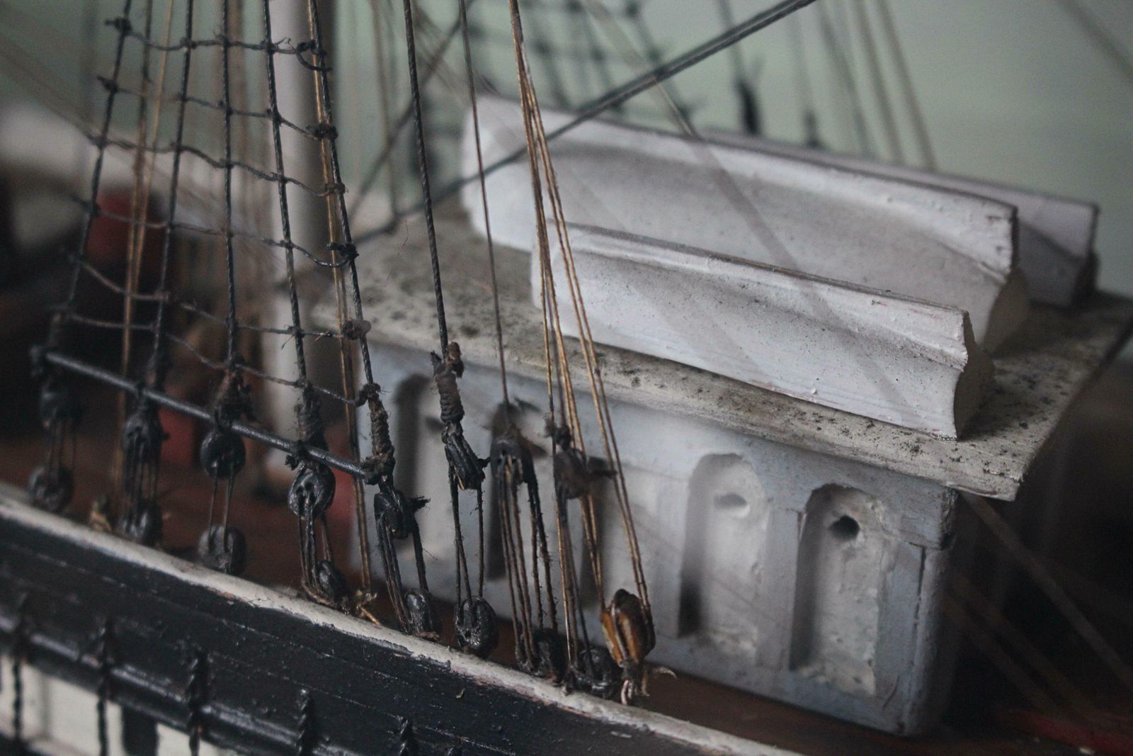 photo vinterior Late 19th Century Cased British Sailing Vessel Folk Art Maritime