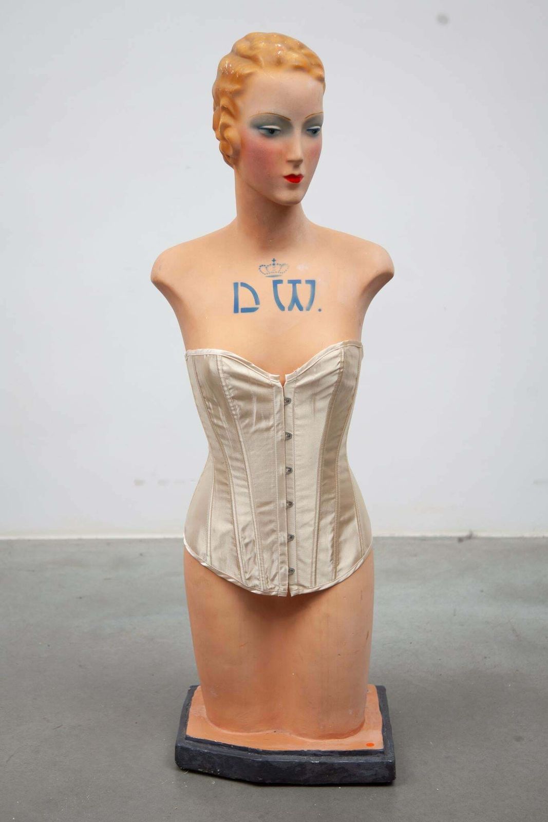 Art Deco Mannequin Buste Siegel Deposé Bruxelles photo furniture
