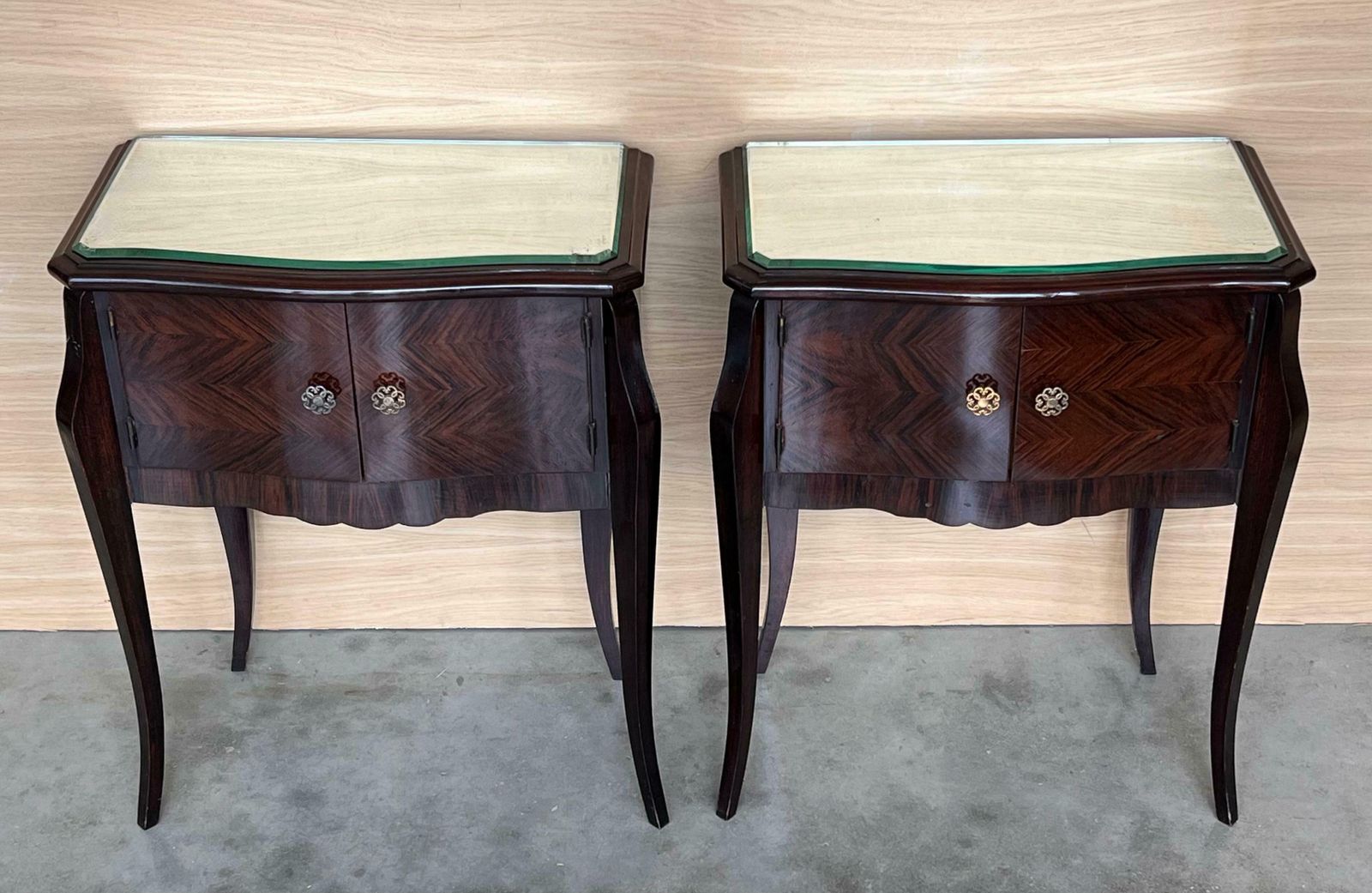 Paire de tables de chevet italiennes Art déco en acajou, début du XXe siècle photo 2651.0