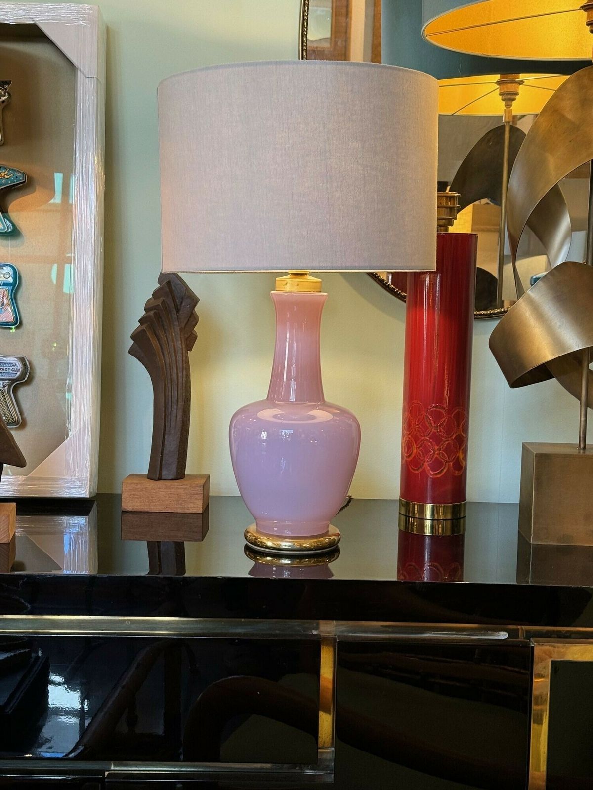 Lighting A Pair Of Lavender Opaline Murano Glass Lamps By Cenedese photo