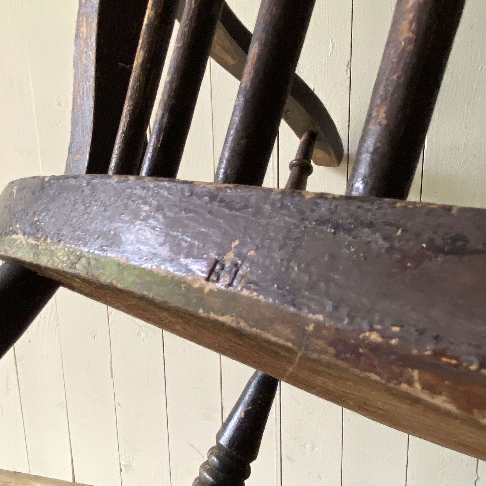 photo furniture Antique Stick Back Windsor Chair
