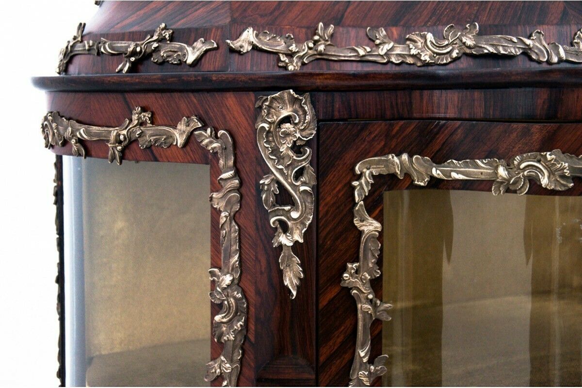 Aged Display Case, France, Circa 1830. After Renovation. photo vinterior