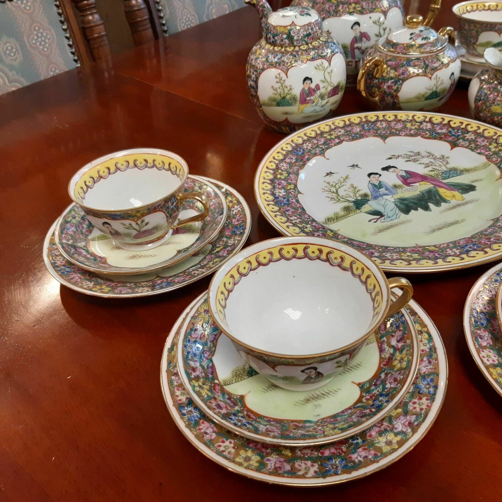 Early 20th Century Chinese Nianqian Zhilong 23 Piece Tea Set photo furniture