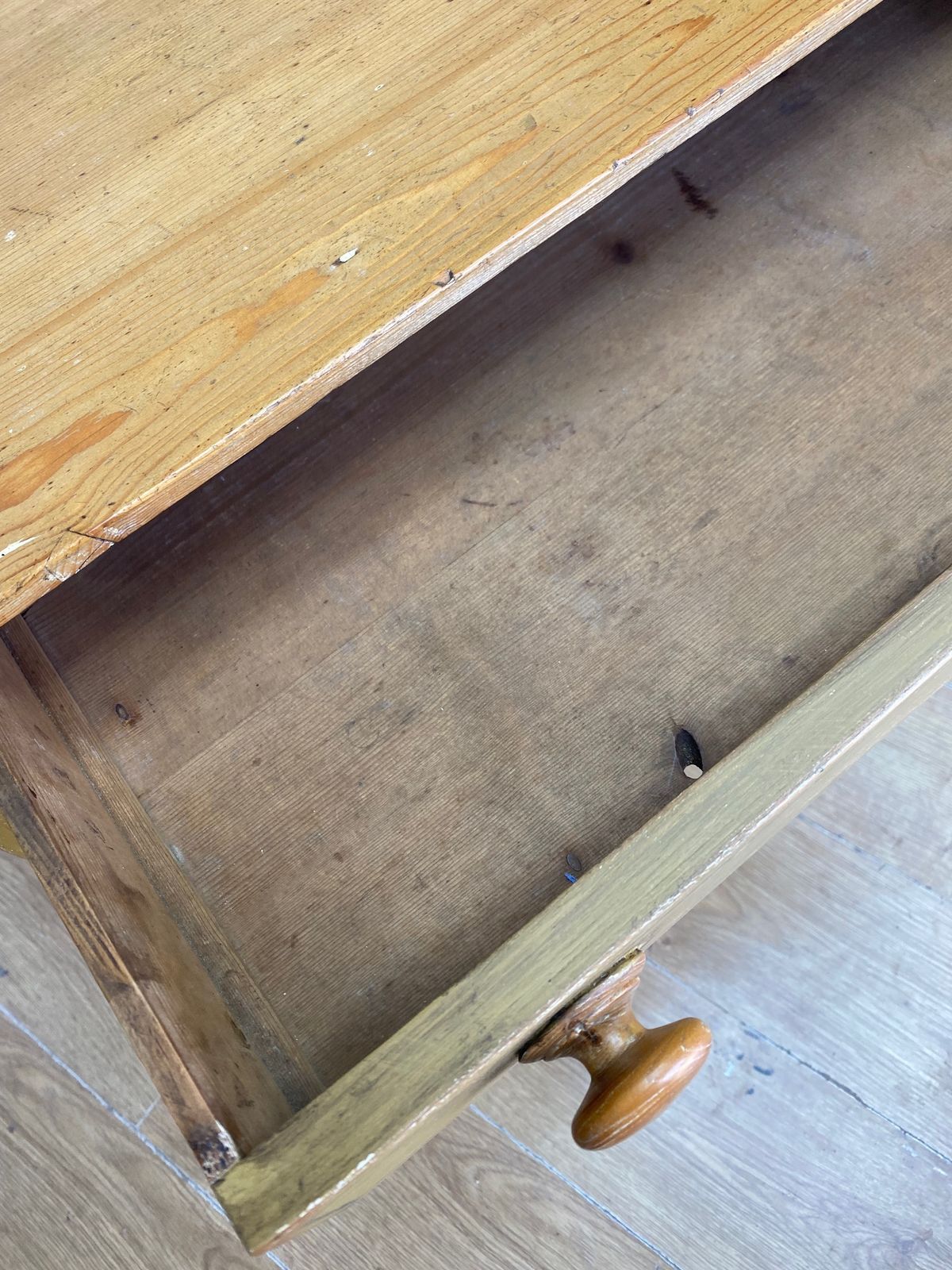 Painted Victorian Side Table photo vinterior