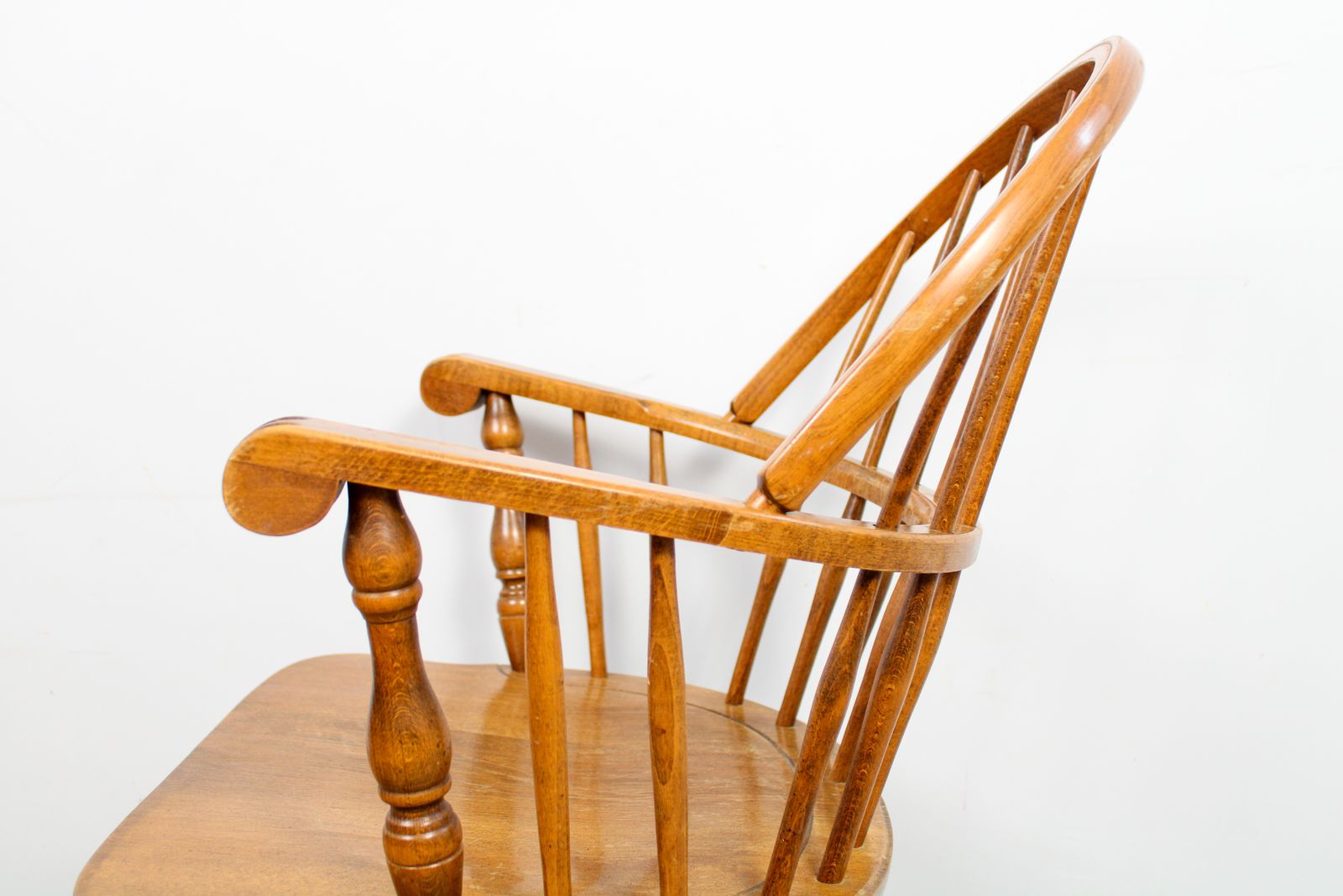595.0 A Pair Of Vintage Mid Century Windor Chairs By Kli Logatec Yugoslavia Ercol Era photo