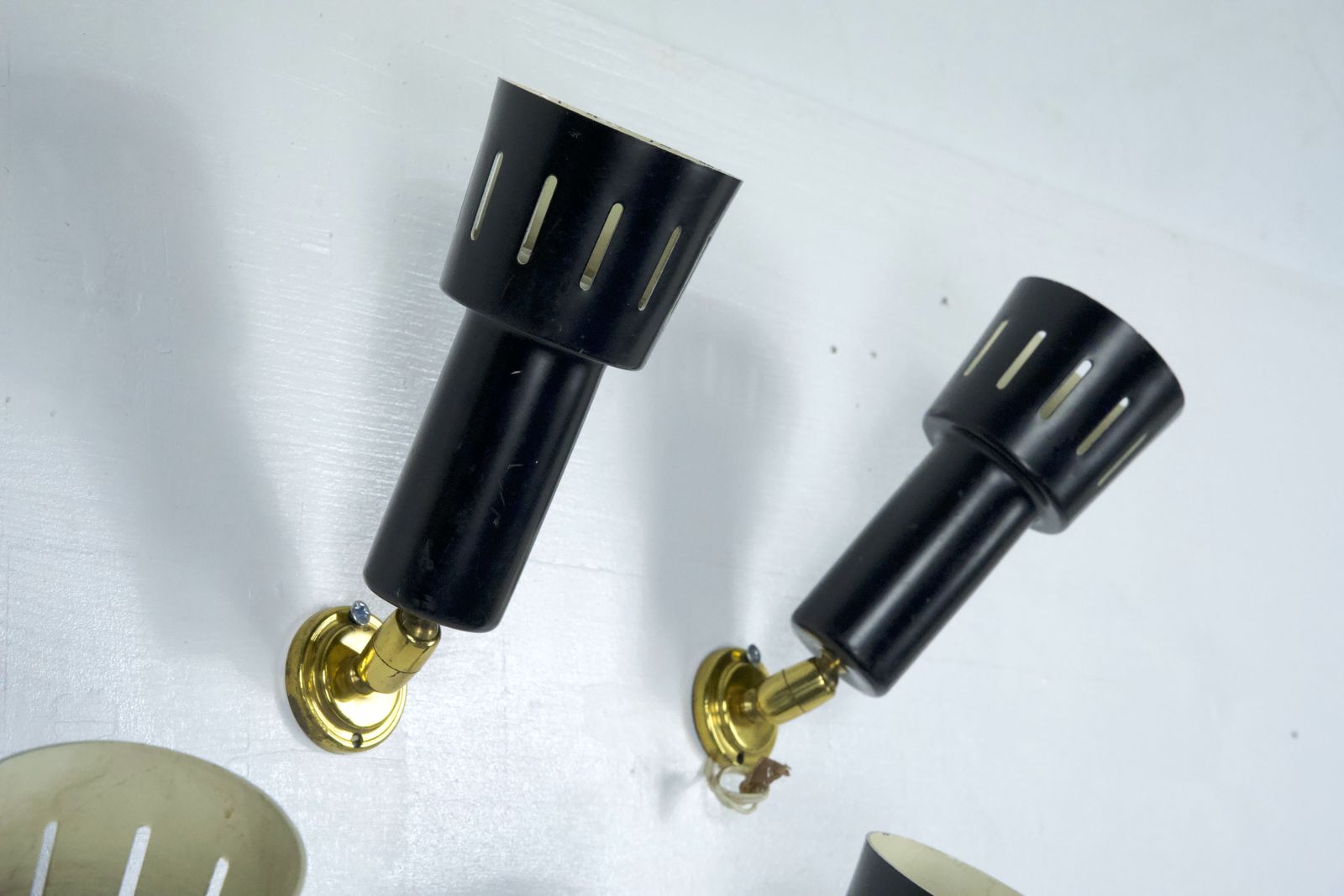 Set Of Five Stilnovo Manner Spotlights In Brass And Lacquered Metal. Italy 1960s photo Lighting