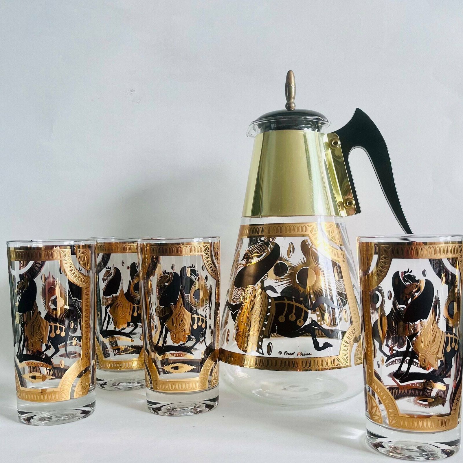 Midcentury Fred Press T'ang Horse Black And Gold Carafe & 4 Glasses. Carafe And 4 Glasses.Midcentury Barware. Retro Bar. photo vintage