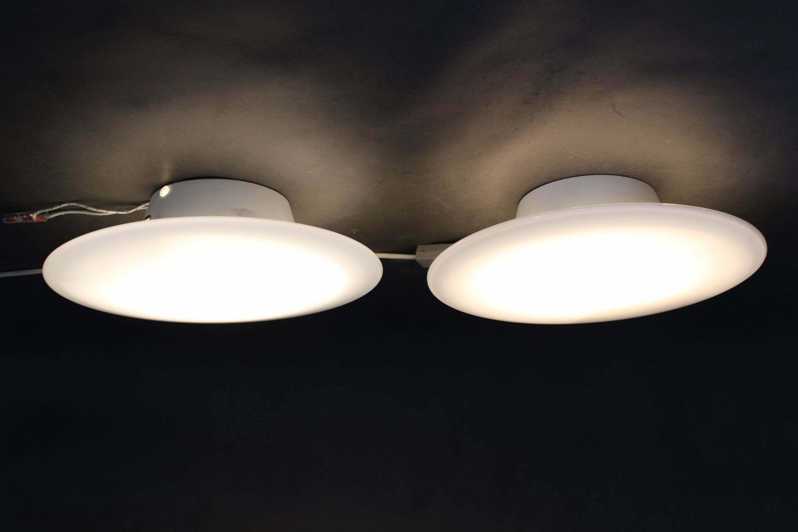 887.0 1970s Pair Of Arne Jacobsen 'Eklipta' Wall Or Ceiling Light For Louis Poulsen photo