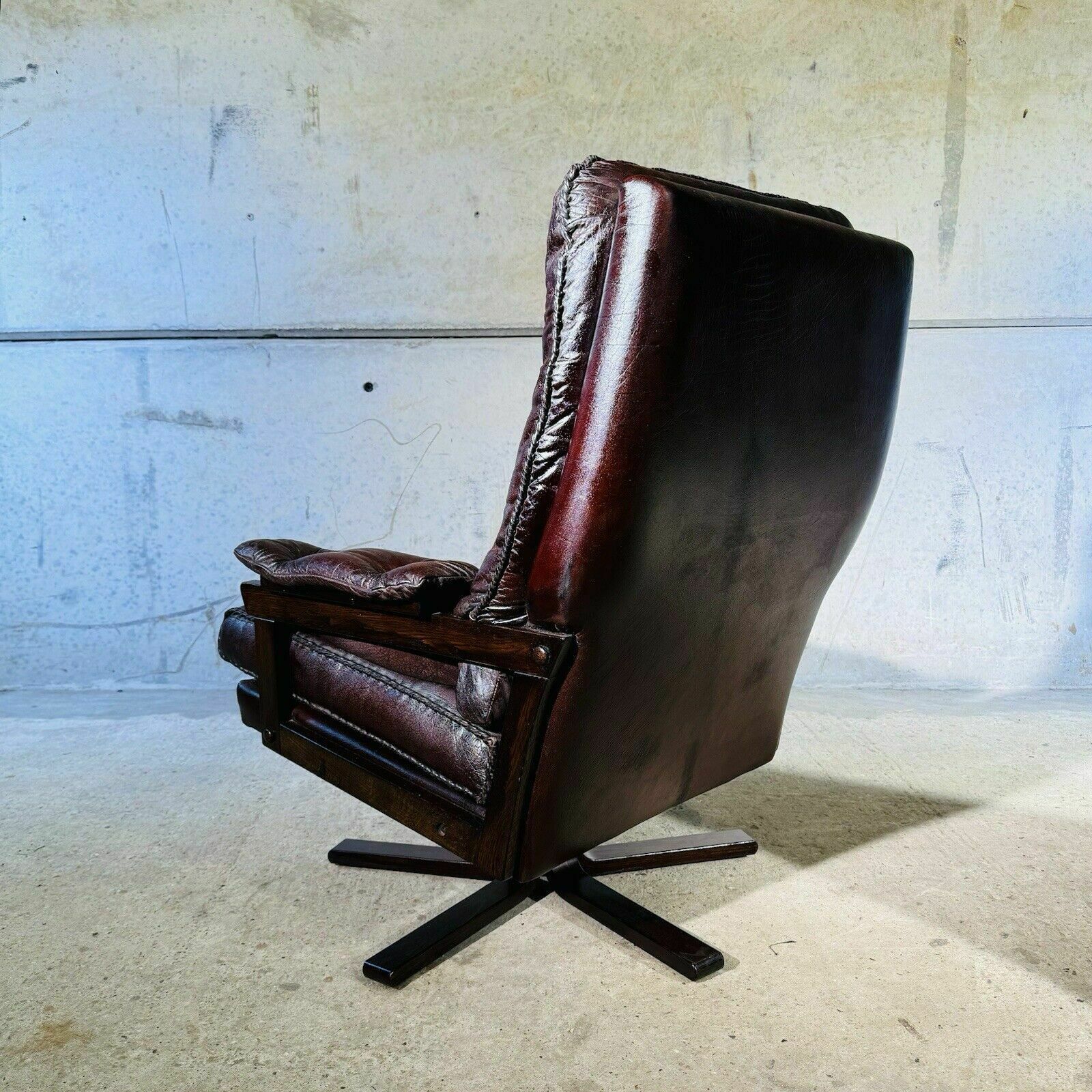 1 Of 2 Beautiful 70s Vintage Danish Chestnut Leather Swivel Chair photo buy