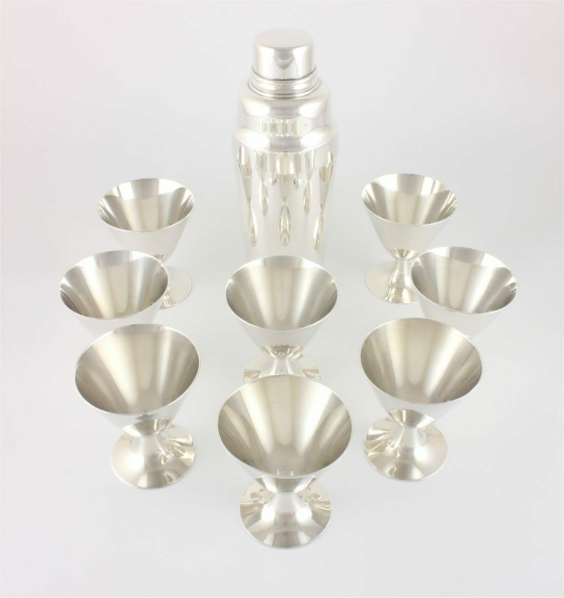 Christofle Silver Plate Art Deco Cocktail Shaker & 8 Goblet Glasses Set. photo for sale