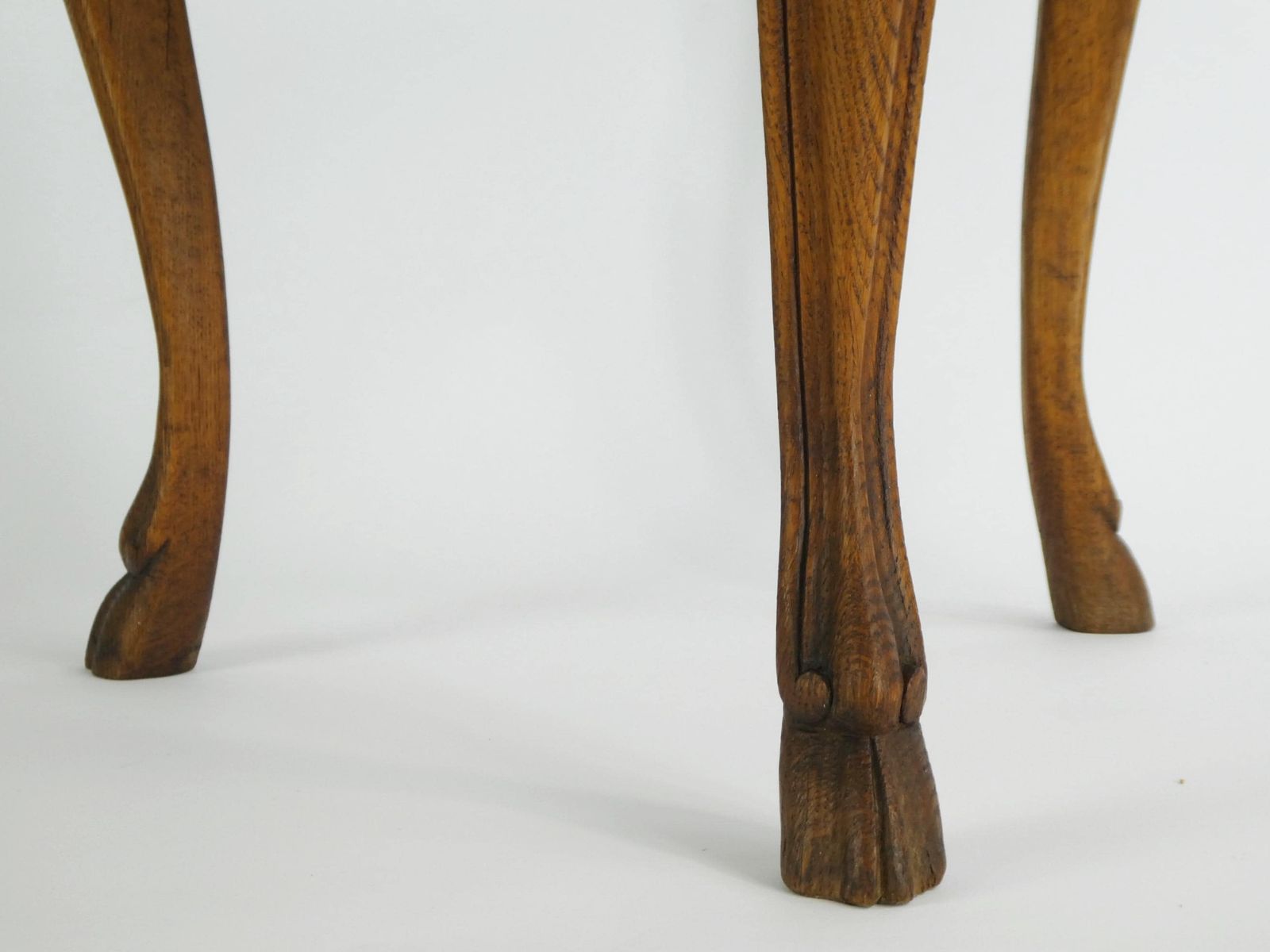 Antique Oak Side Table In Triangular Shape, Wooden Pedestal With Carved Legs, Farmhouse Decor, Scalloped Edges photo 233.0