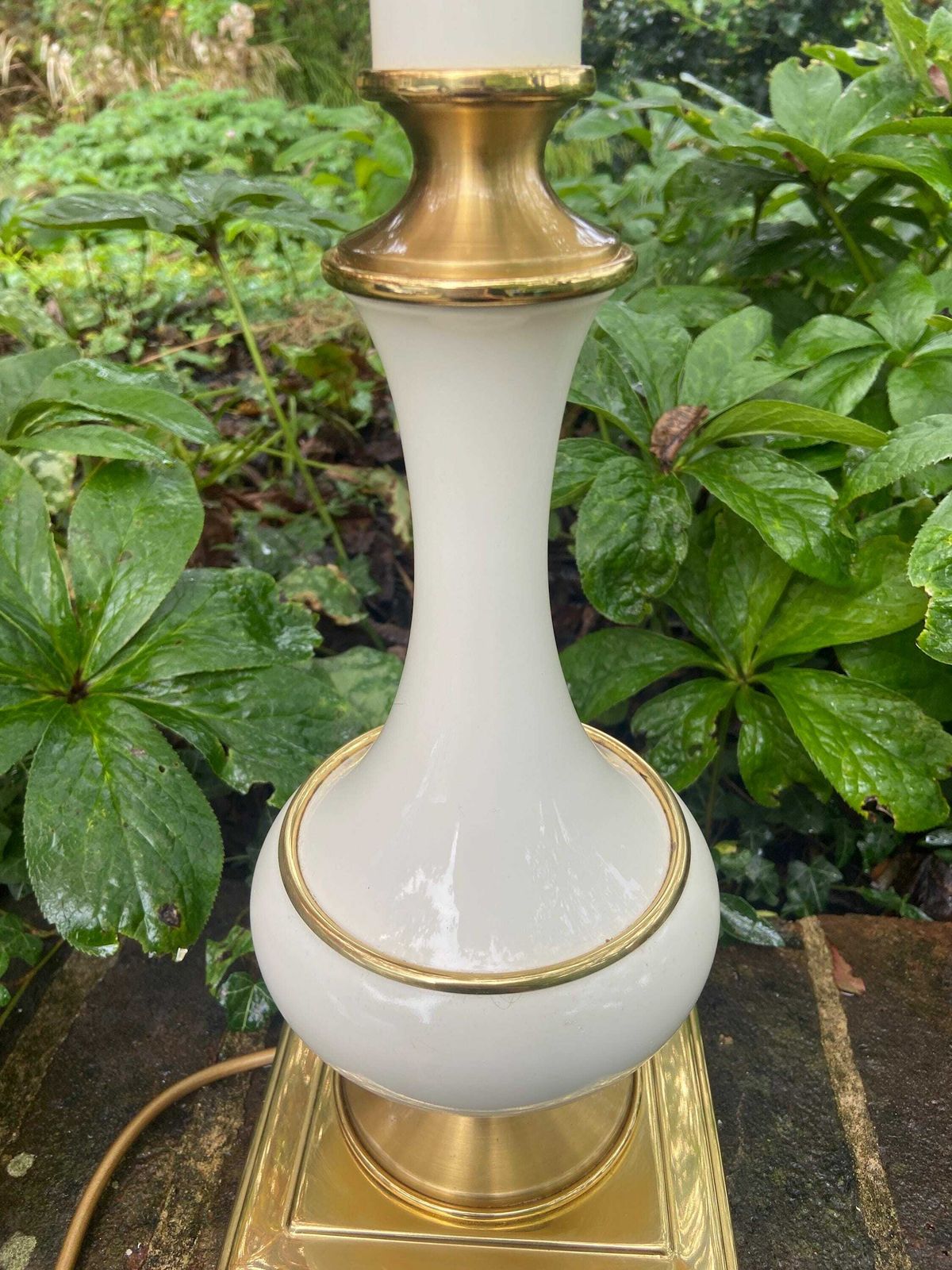 Quality Vintage Tall Cream Porcelain And Brass Table Lamp   Working Condition, Retro Table Lamp photo for sale