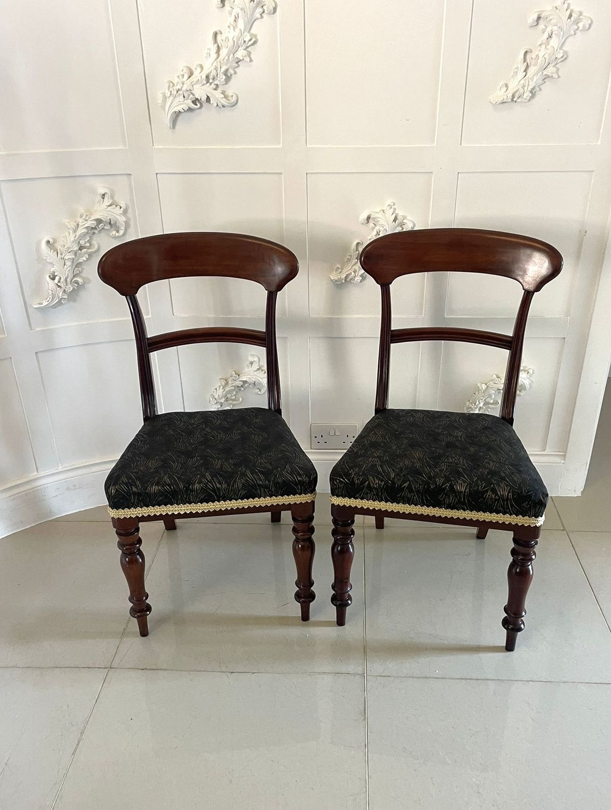 photo furniture Antique 19th Century Set Of 10 Quality Mahogany Dining Chairs