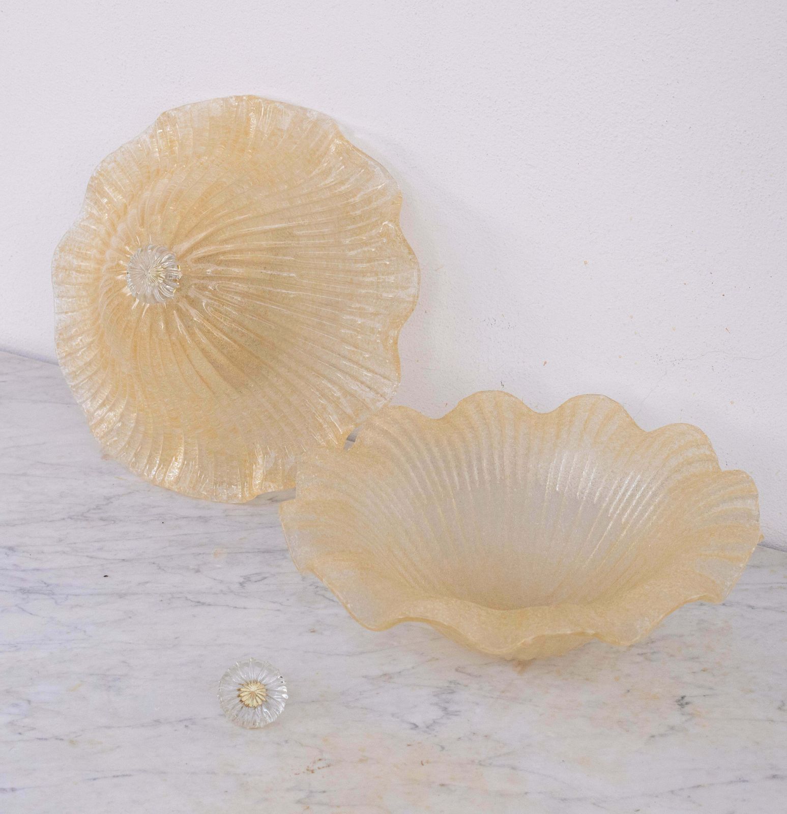 photo furniture Murano Gold Ceiling Light Flower By Barovier & Toso, 1970