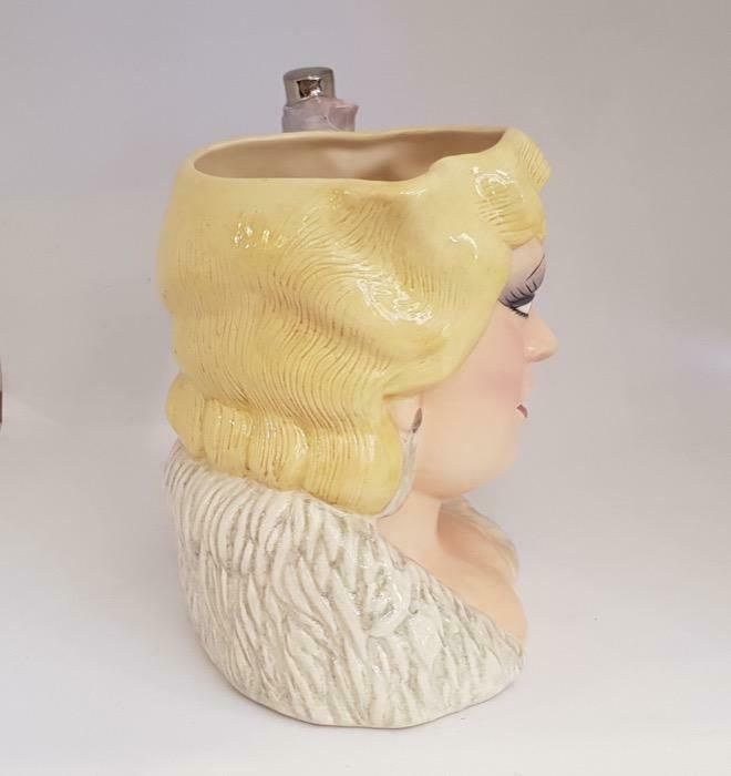 1980s Royal Doulton The Celebrity Collection Mae West photo vinterior