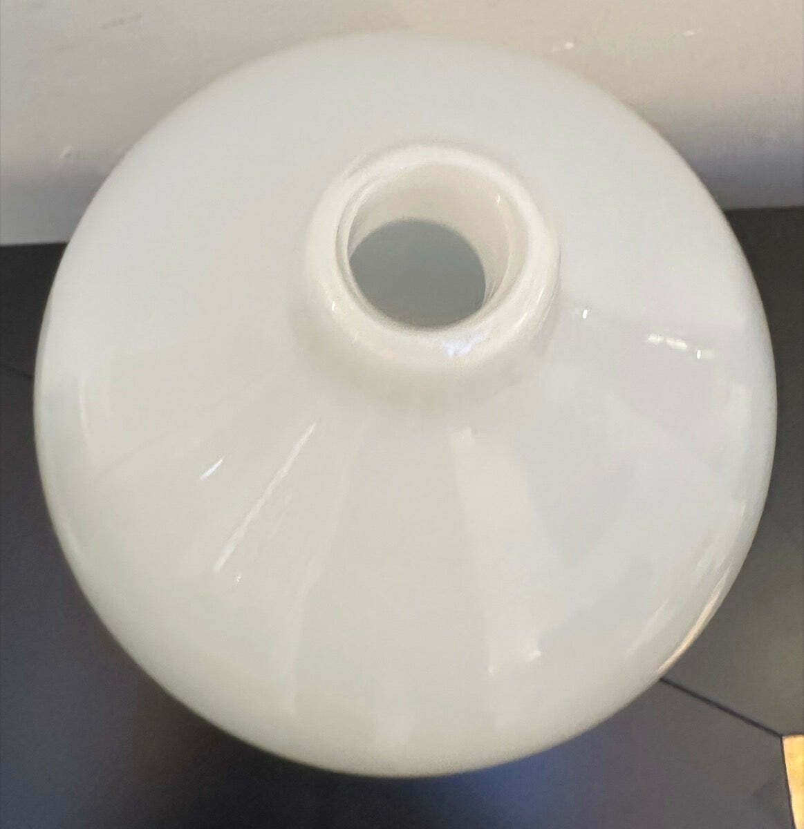photo vintage 1960s Italian Opalescent Glass Oviod Form Vase