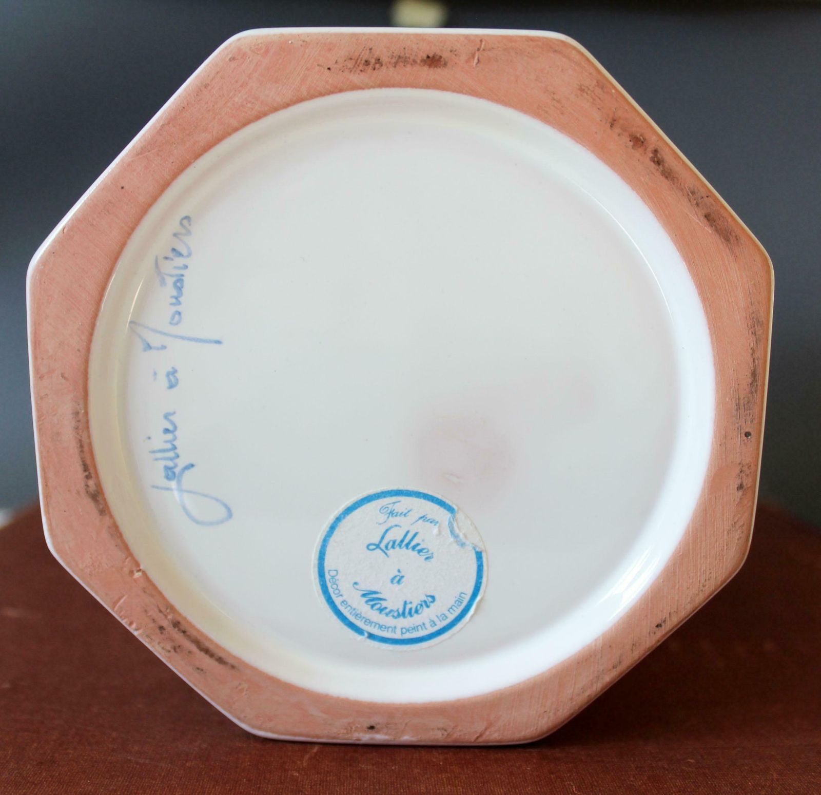 photo for sale Grote Franse Aardewerk Faience Keramische Pot, Lallier A Moustiers, Angers Frankrijk, Handgeschilderd, Dekselkruik, Gesigneerd Met Gedeeltelijk Label