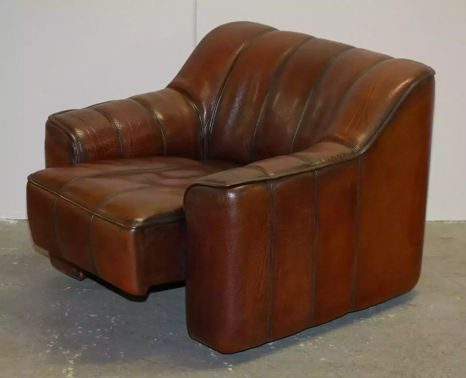14000.0 De Sede Ds44 Reclining Brown Buffalo Neck Leather Pair Of Armchairs & Sofa Suite photo