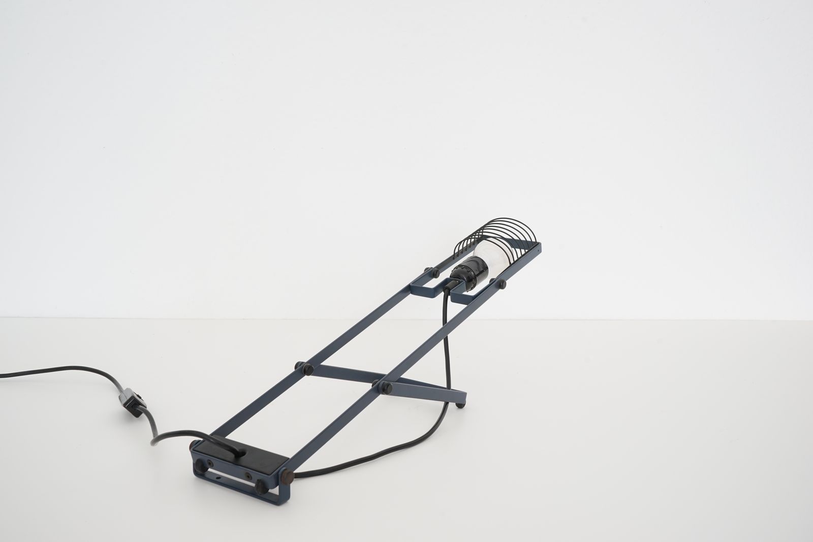 photo furniture Sintesi Desk Lamp Designed By Ernesto Gismondi In The 1970's