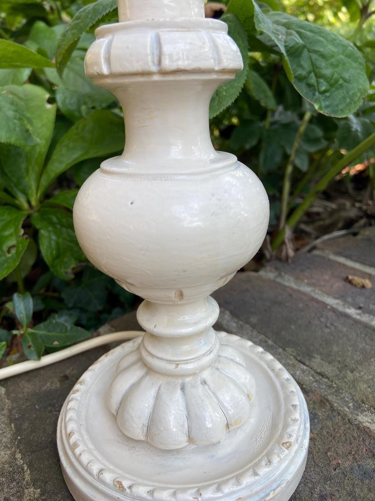 Vintage French White Painted Table Lamp, Retro Table Lamp   Working photo for sale
